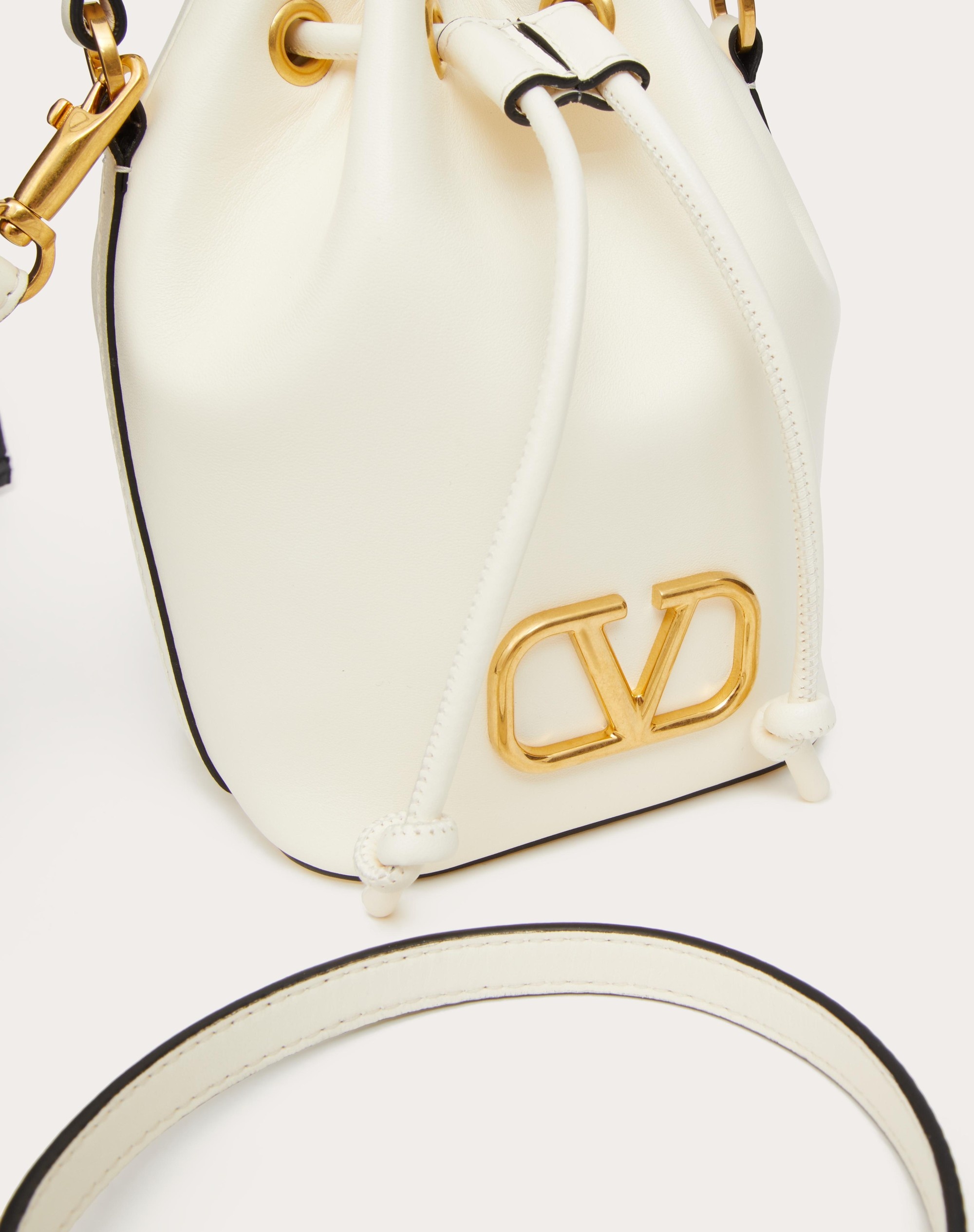 White V-Logo leather bucket bag