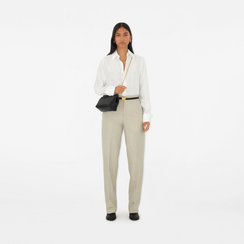 Burberry Snip Chain Clutch outlook