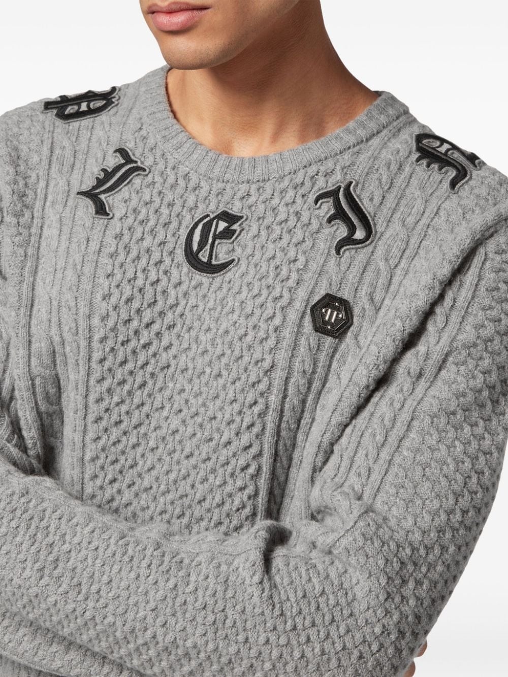 logo-appliquÃ© cable-knit jumper - 4