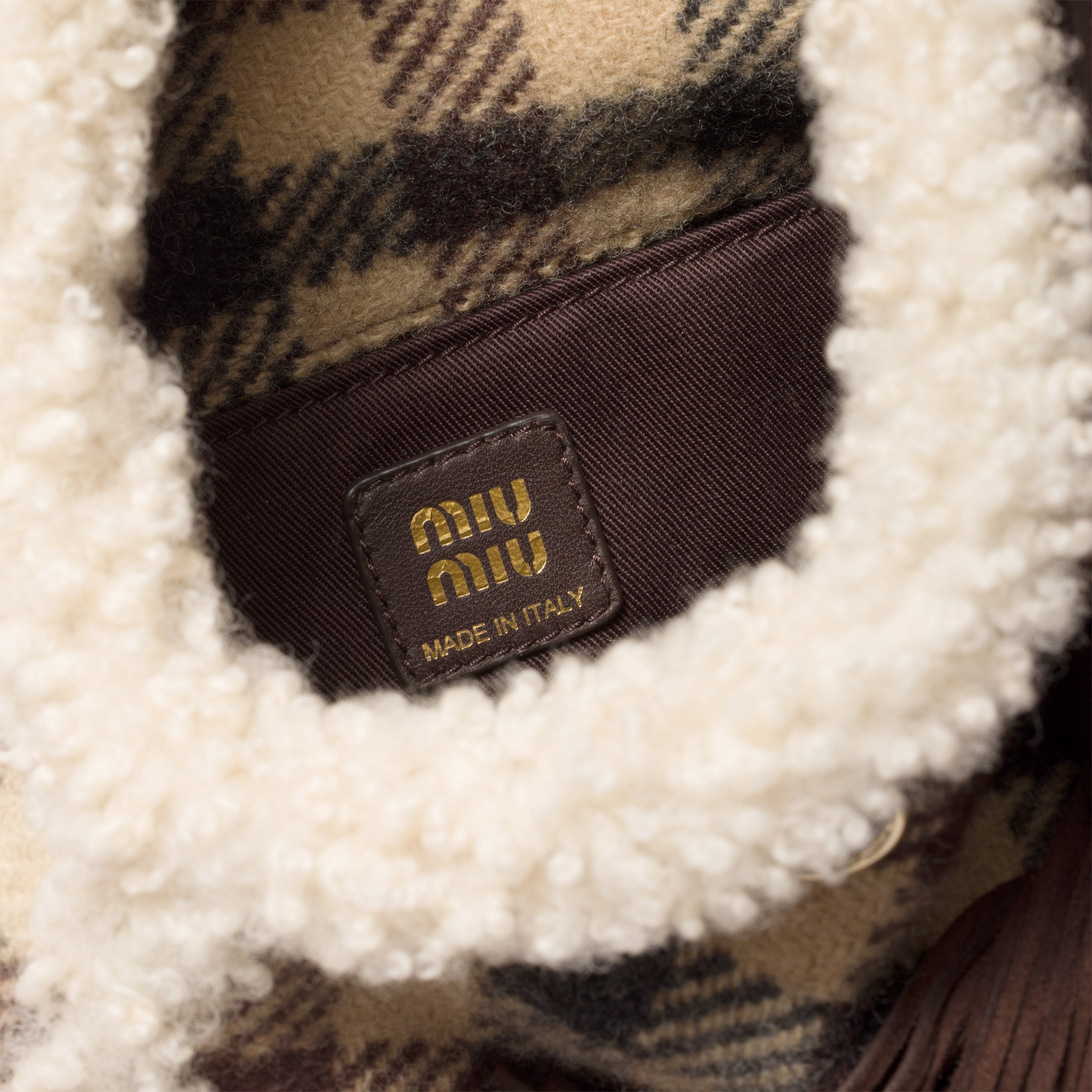 Gingham and shearling handbag - 6