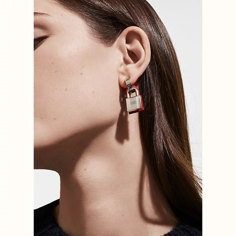 Hermès O'Kelly earrings outlook