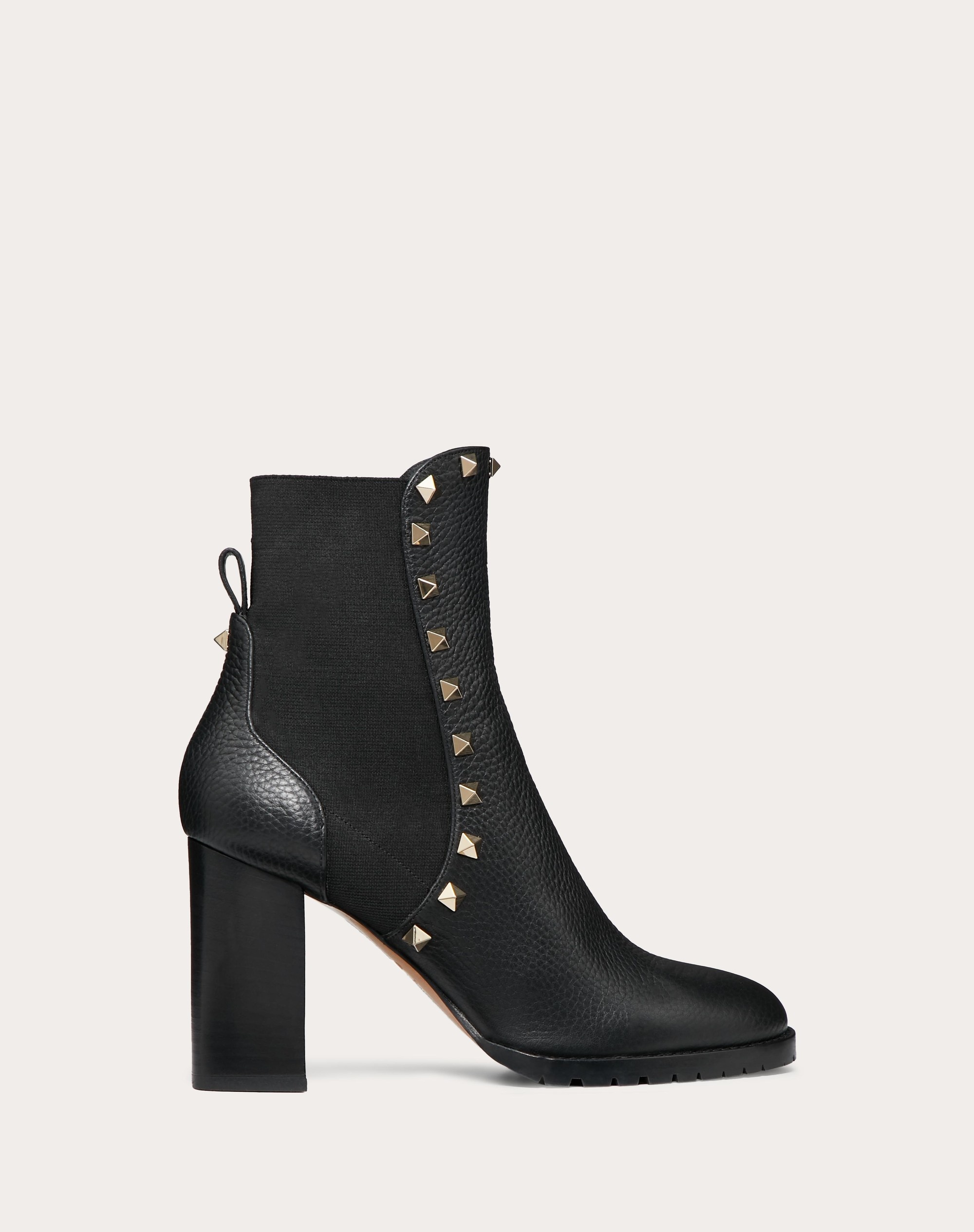 ROCKSTUD GRAINY CALFSKIN ANKLE BOOT 80 MM - 1