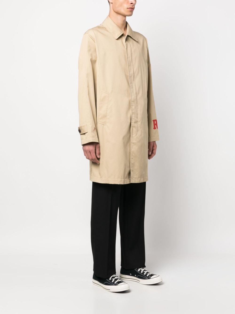 slogan-print gabardine trench coat - 4