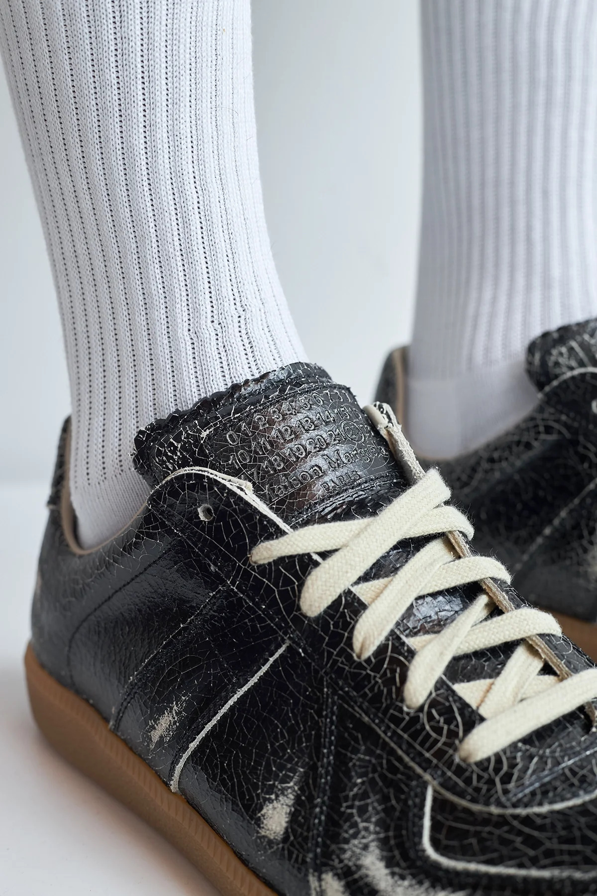 Maison Margiela Cracked Leather Replica Low Top Sneaker Black/White - 6