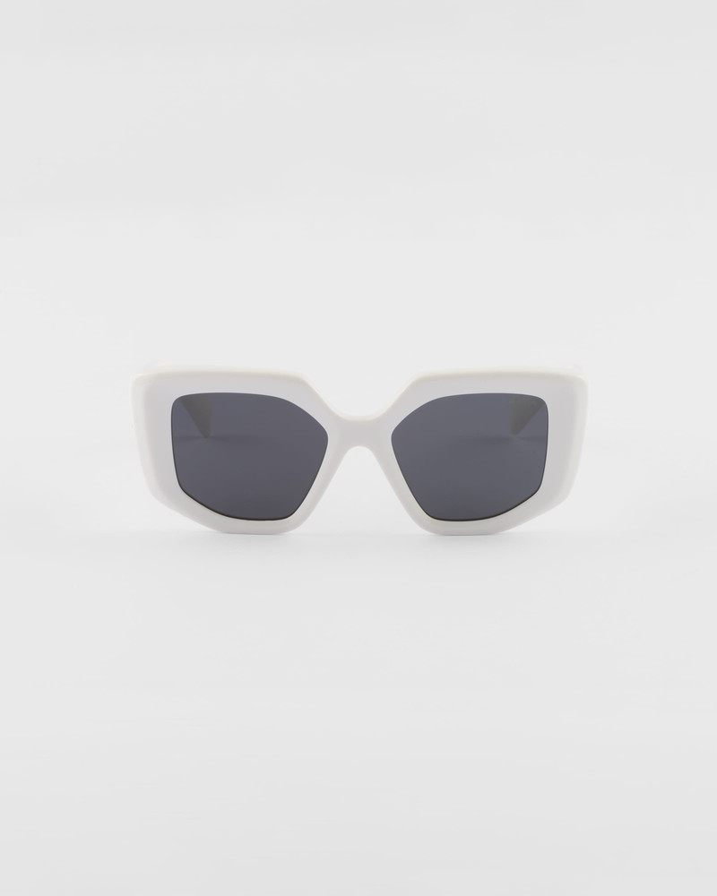 Sunglasses with triangle logo 1