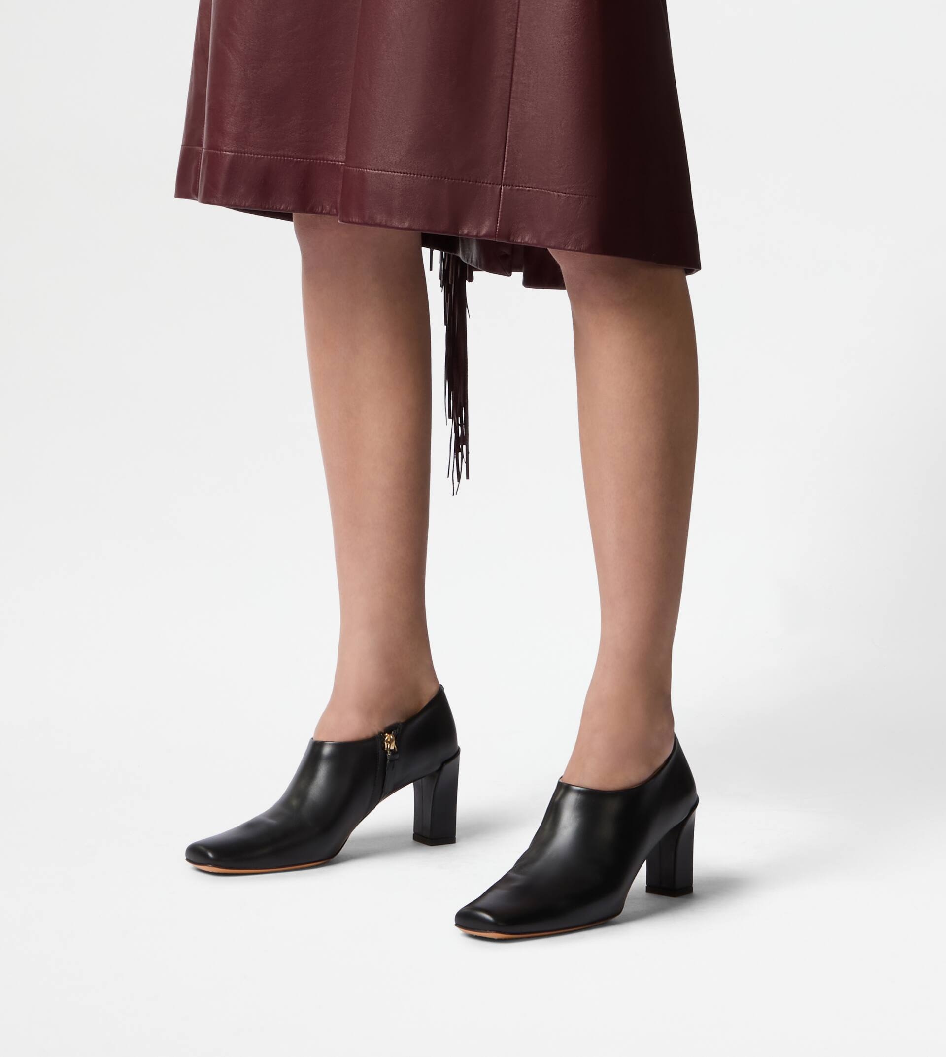 ANKLE BOOTS IN LEATHER - BLACK - 7