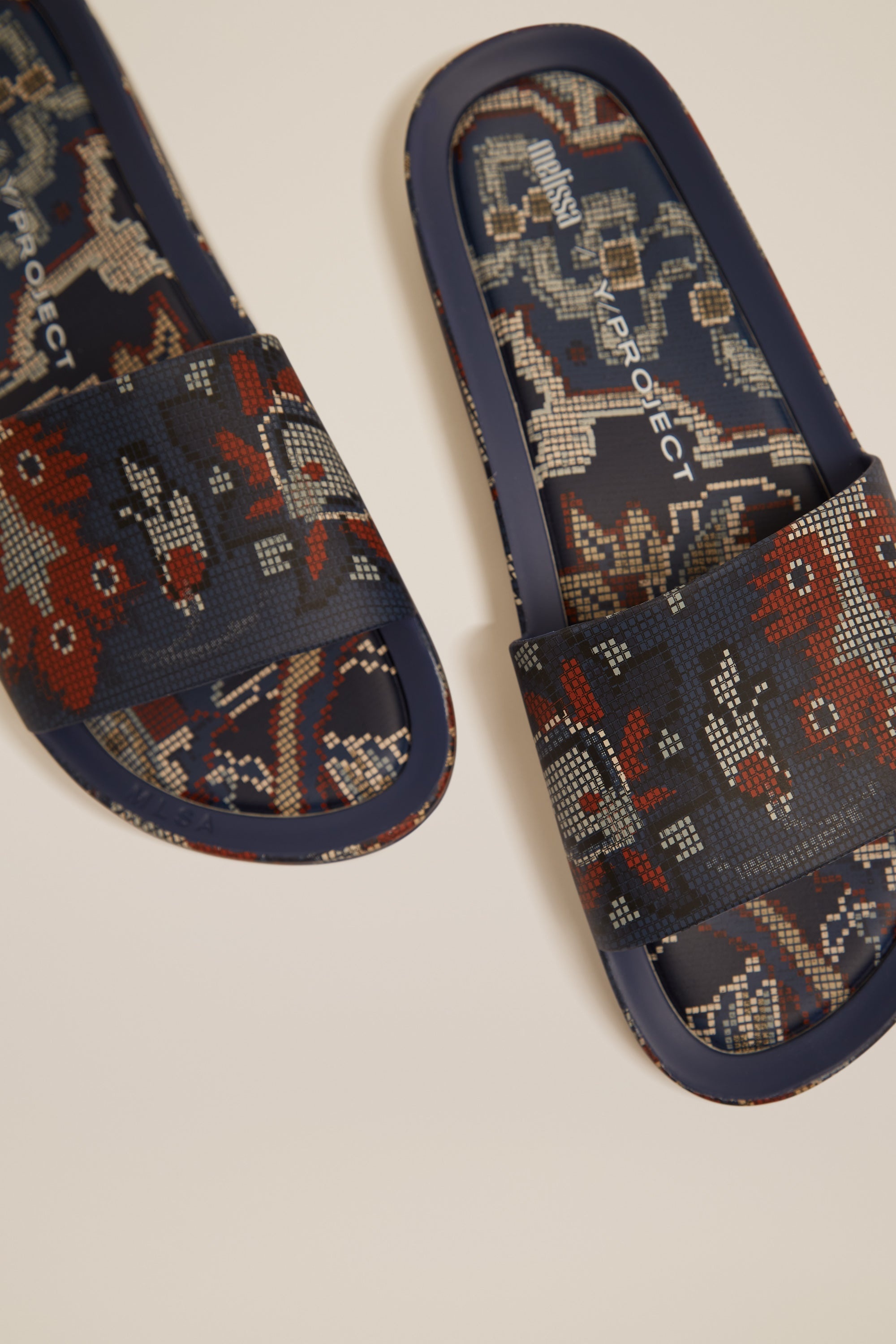 Melissa Carpet Slide - 2