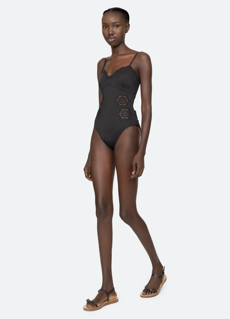 Babette One Piece 6