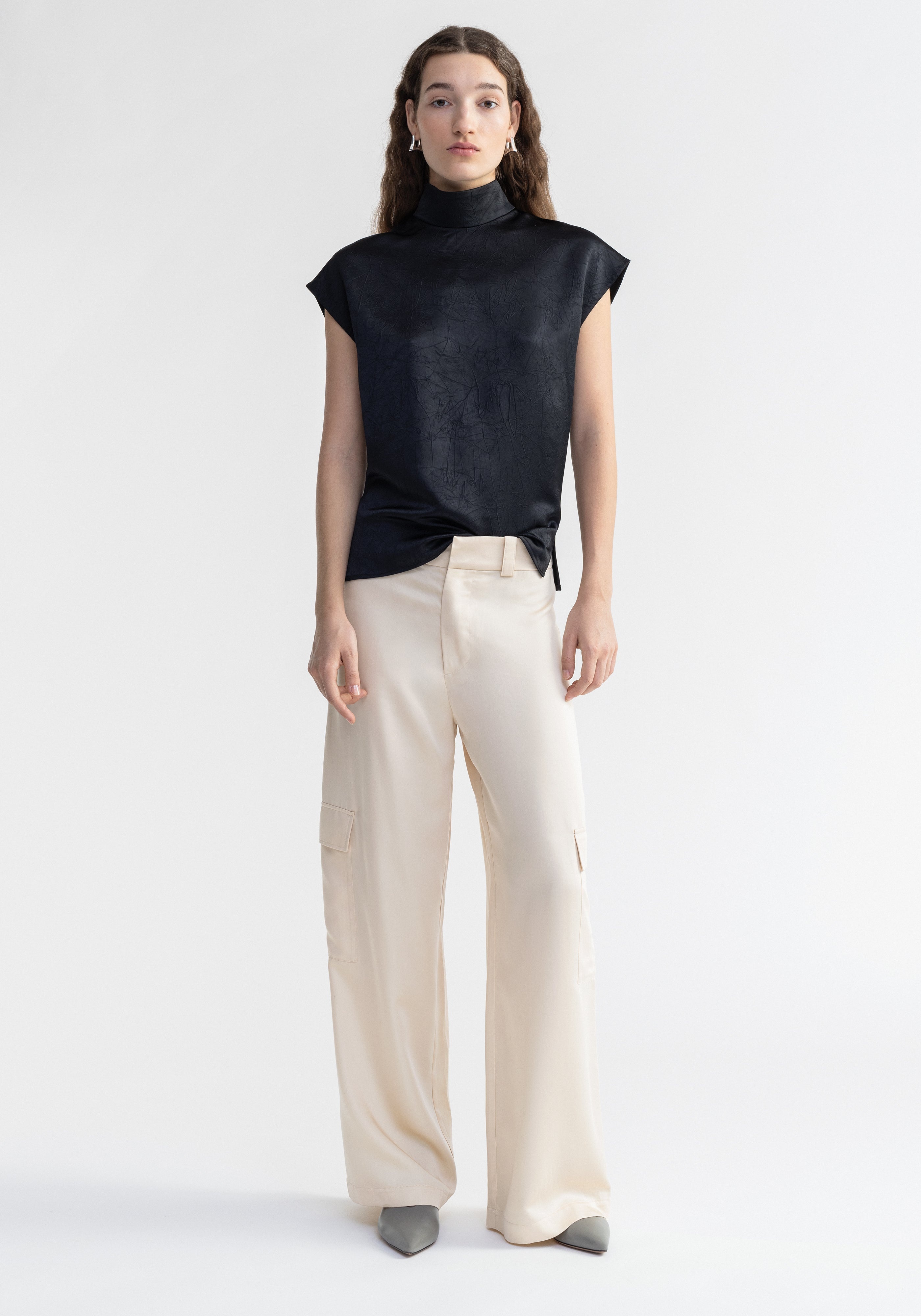 FLORA
Satin sleeveless turtleneck - 1