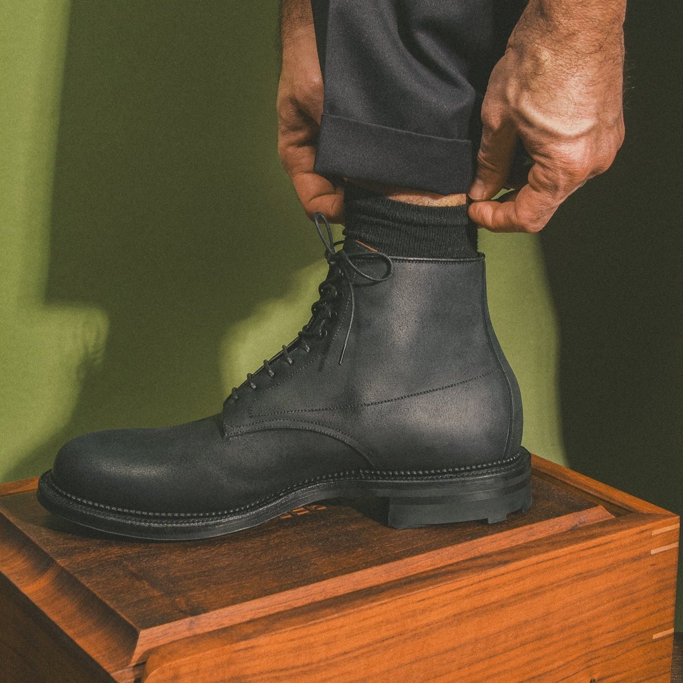 Navvy™ - Black Waxy Commander - 4