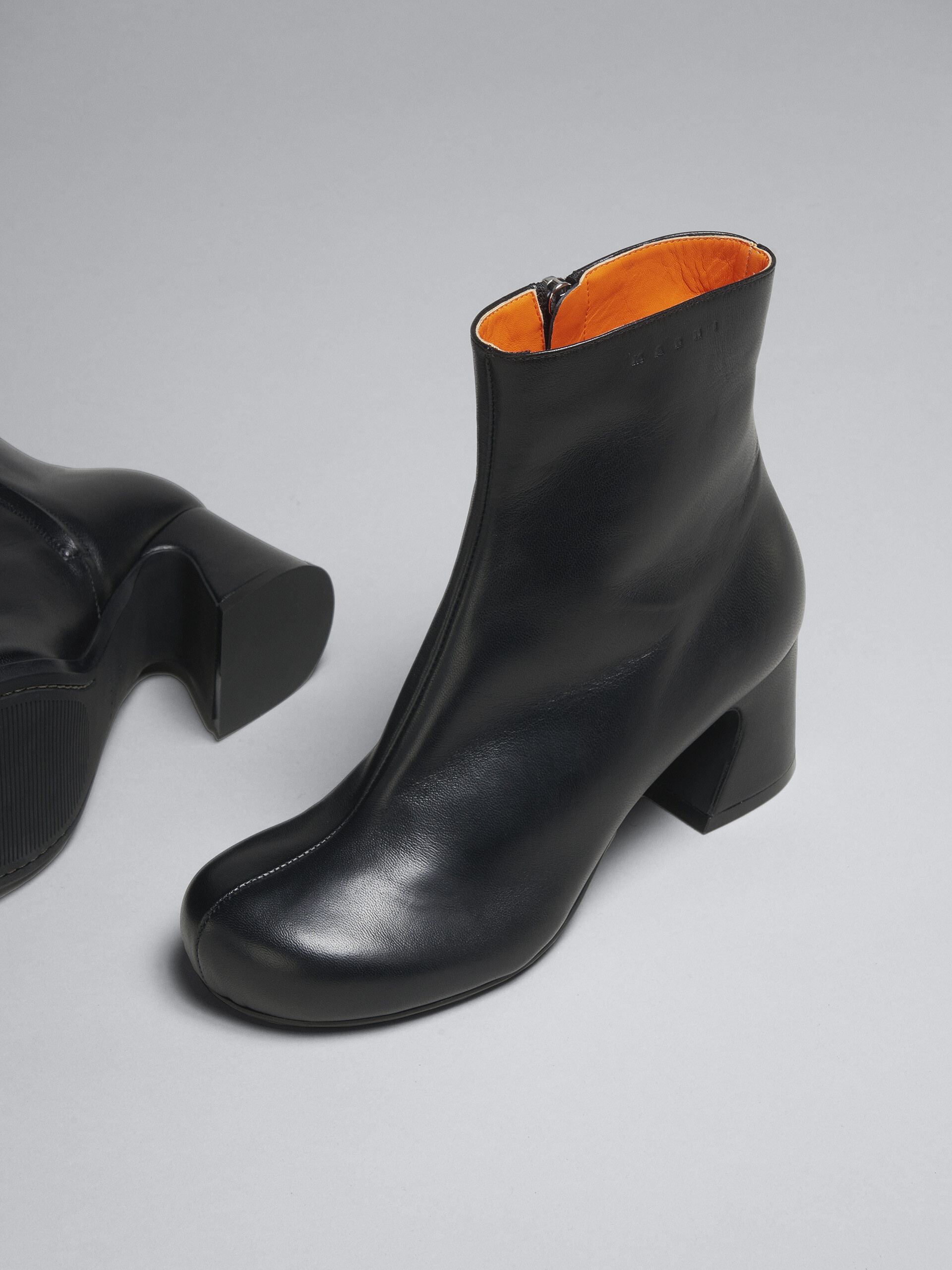 BLACK LEATHER ANKLE BOOT - 4