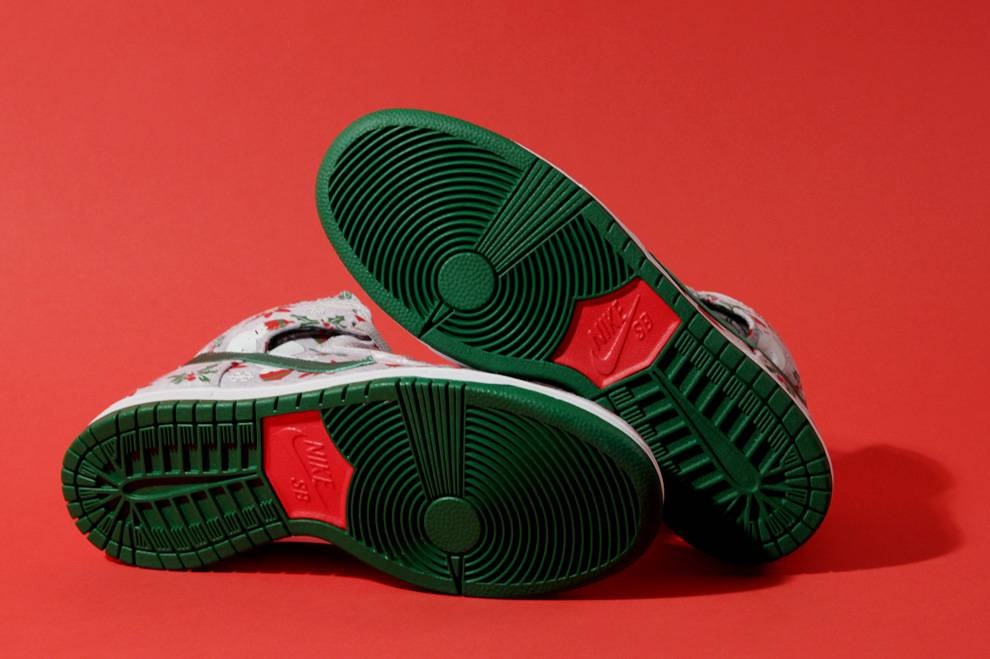 Concepts x Dunk High Premium SB 'Ugly Christmas Sweater' - 5