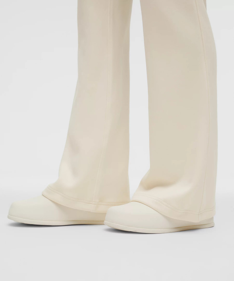 Brushed Softstreme Mid-Rise Flared Pant *Regular 7
