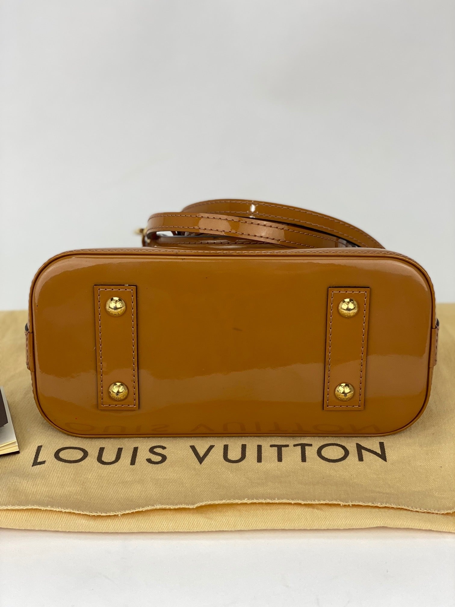Louis Vuitton Beige Poudre Monogram Vernis Alma GM Bag Louis