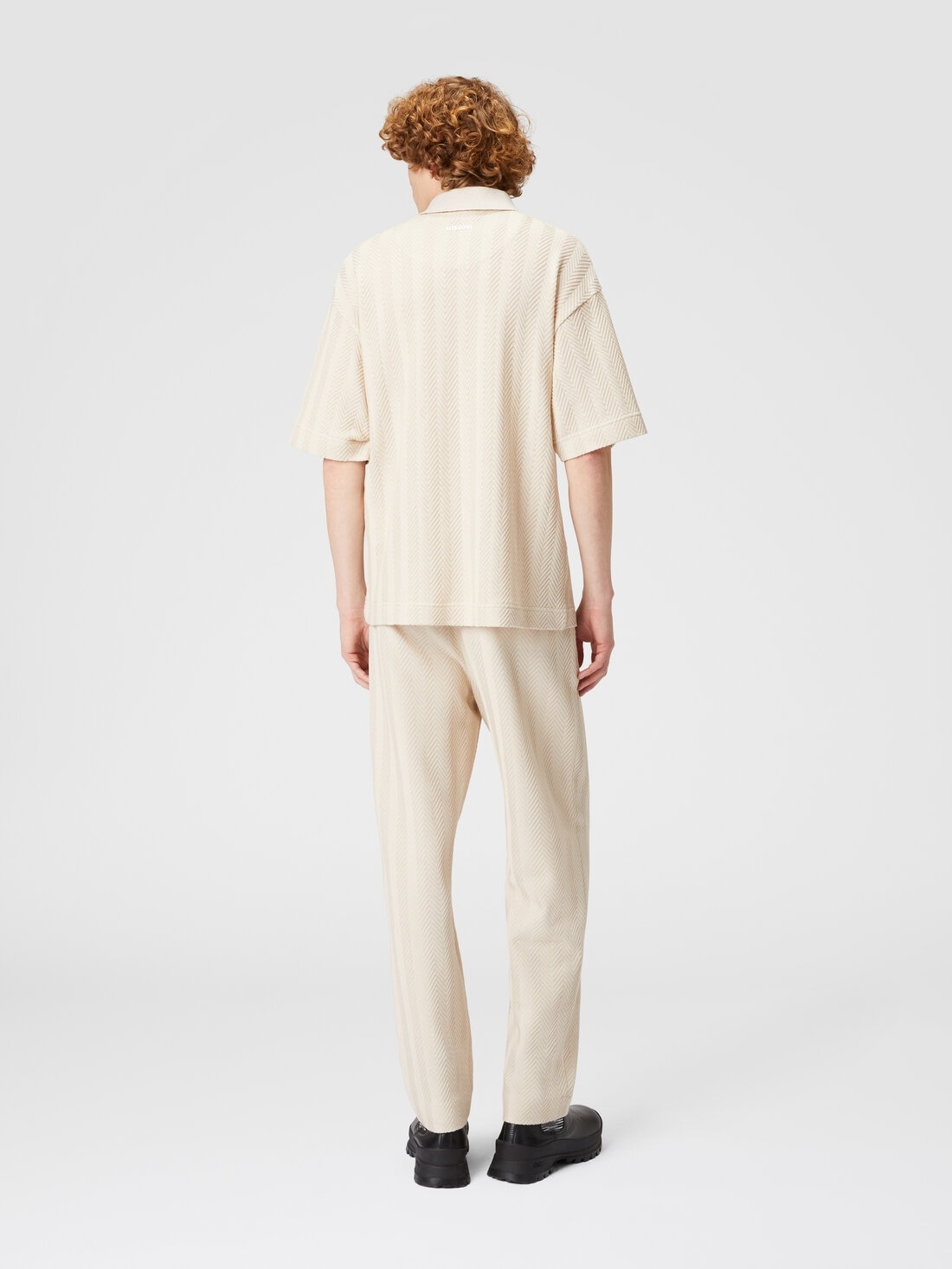 Boxy-fit knit polo shirt with tone-on-tone chevron - 3