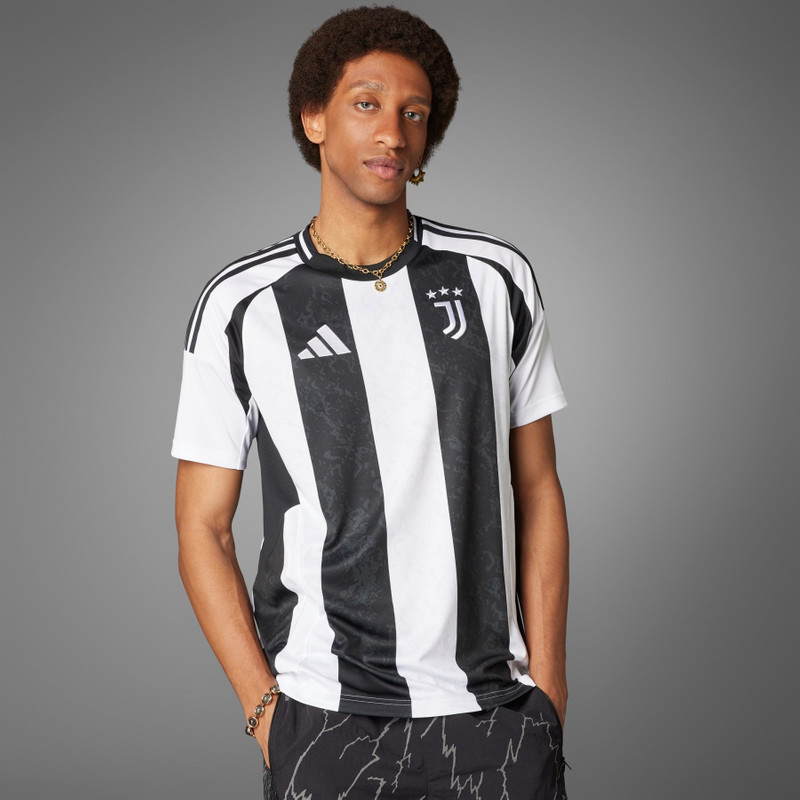 adidas Juventus 24/25 Home Jersey outlook