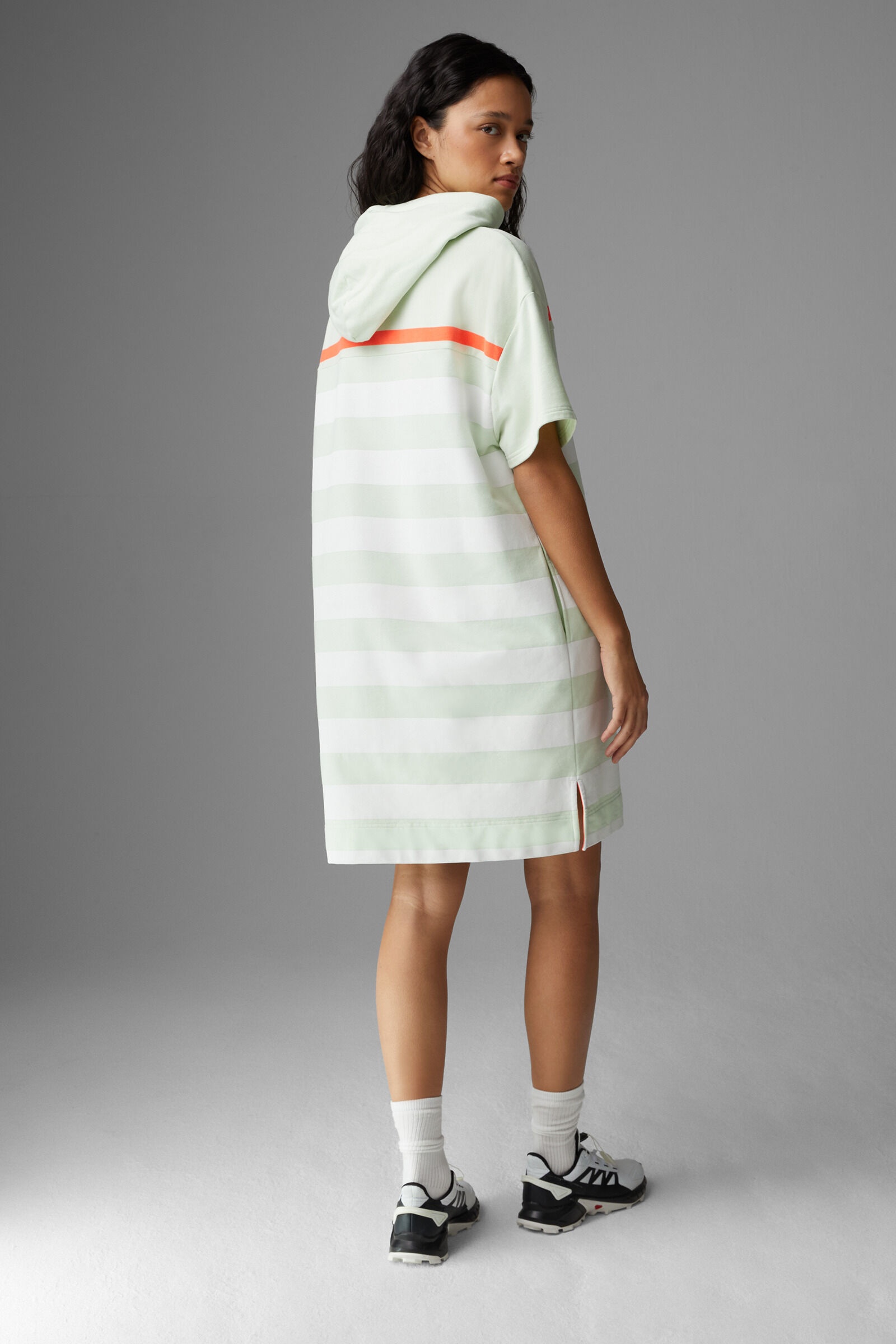 Yalda Sweatshirt dress in Light green/White - 3