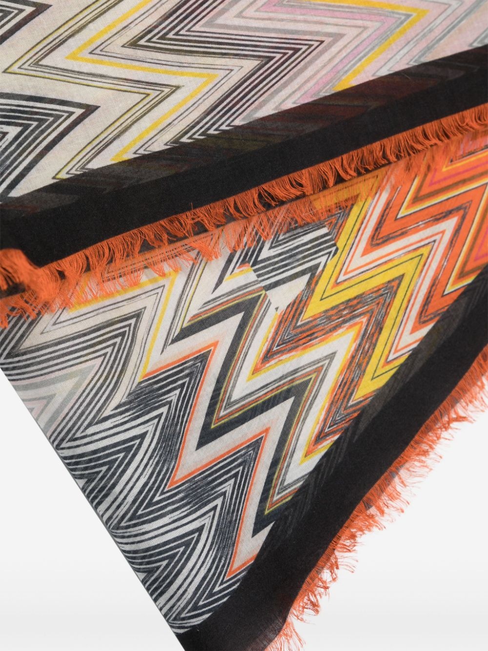 zigzag-print frayed scarf - 3