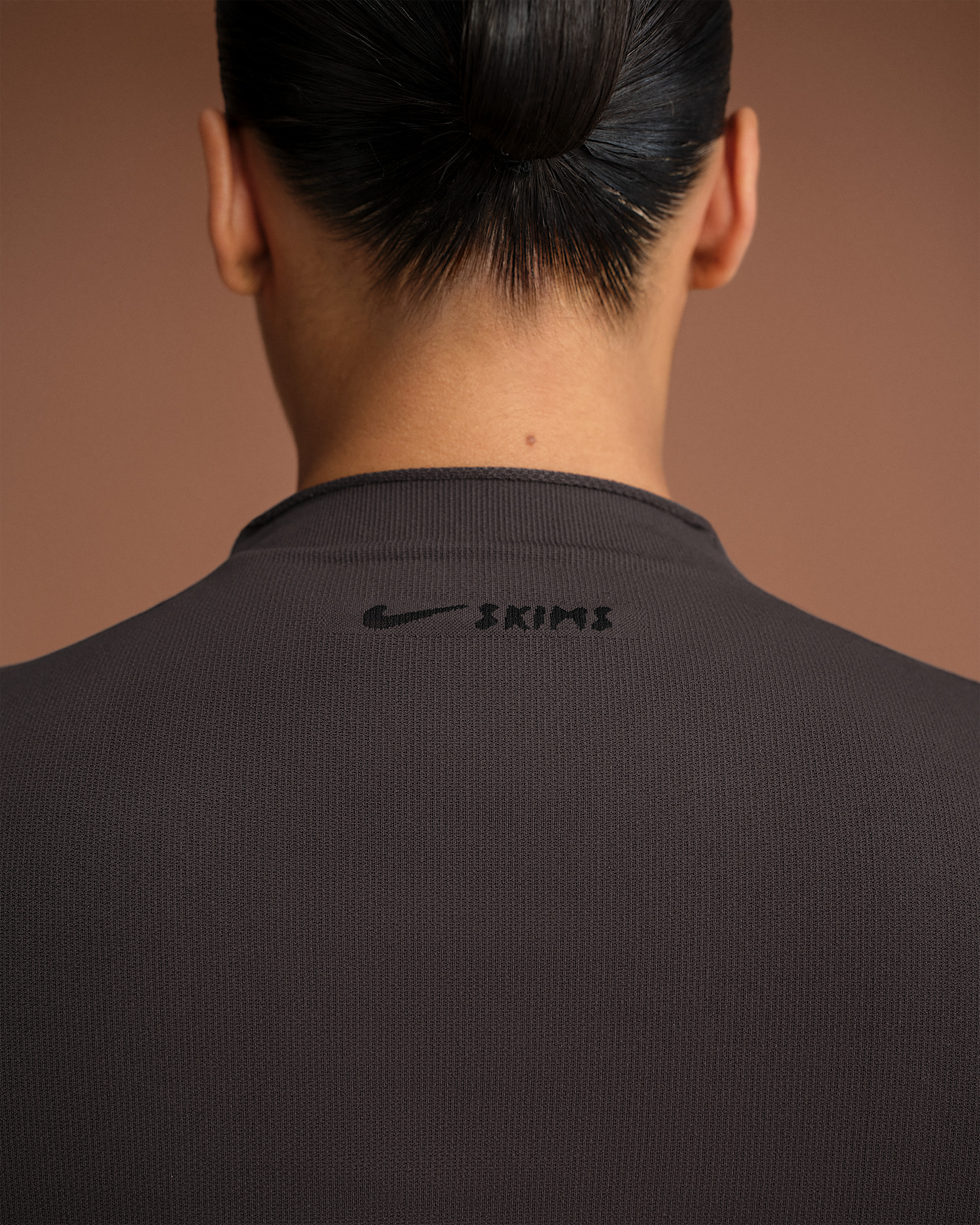 NikeSKIMS Vintage Seamless Women's Long-Sleeve Shrug - 10