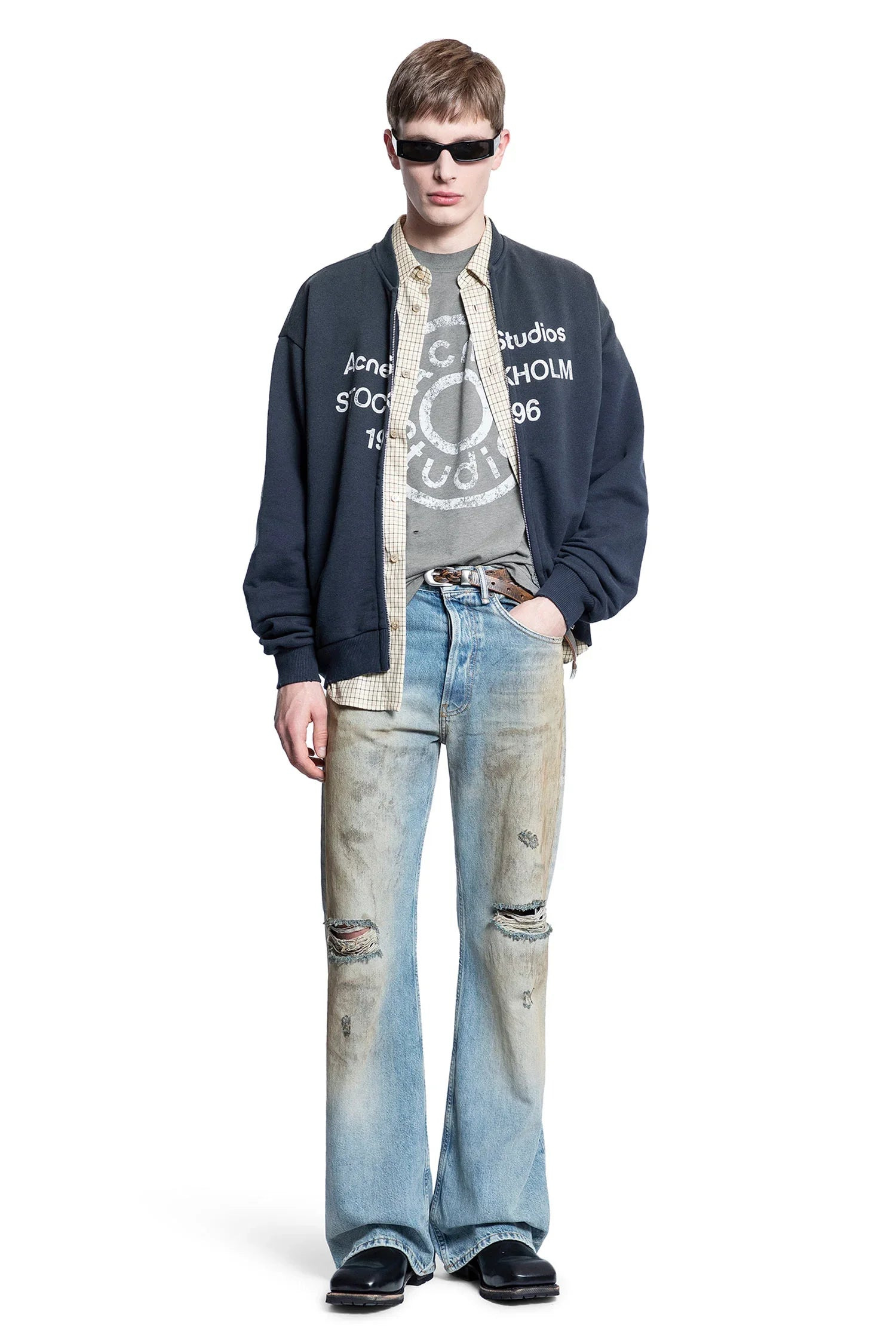 2012-Loose-Fit-Jeans - 4