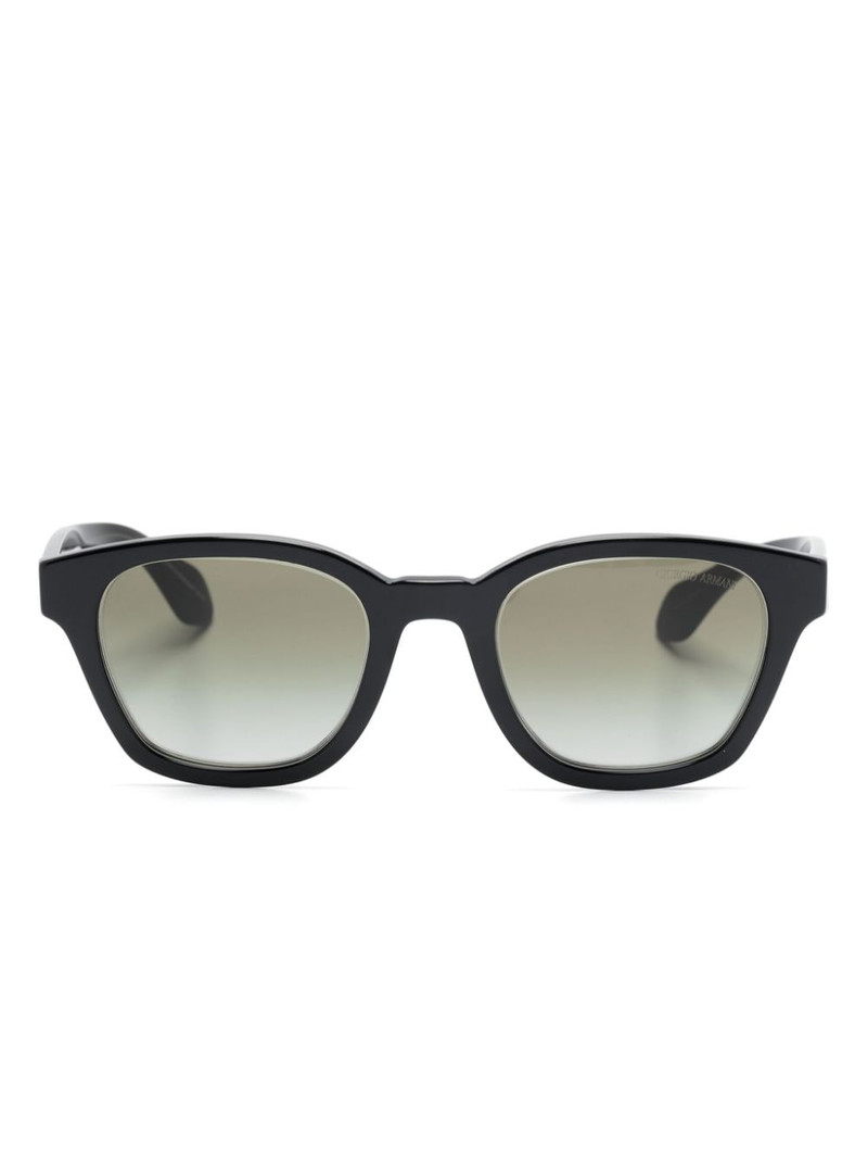 wayfarer-frame sunglasses 1
