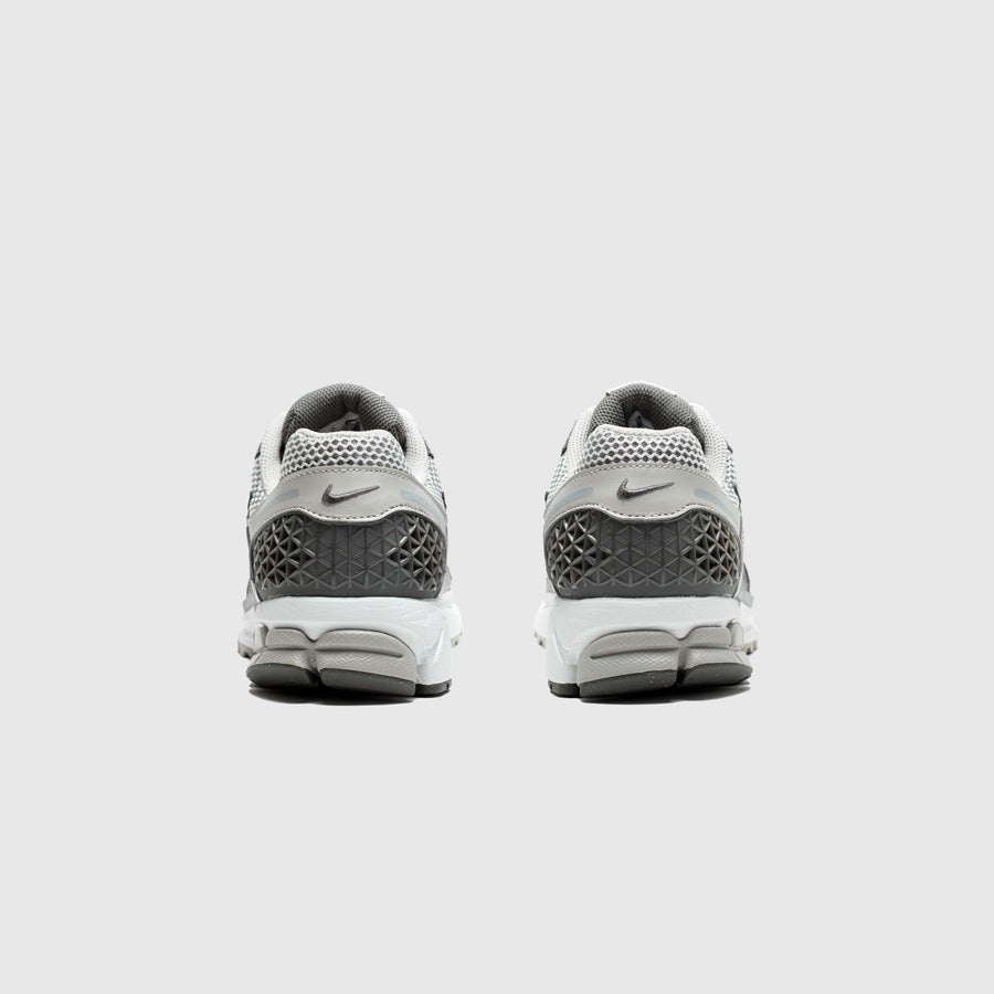 NIKE ZOOM VOMERO 5 PRM "LIGHT IRON ORE" - 4