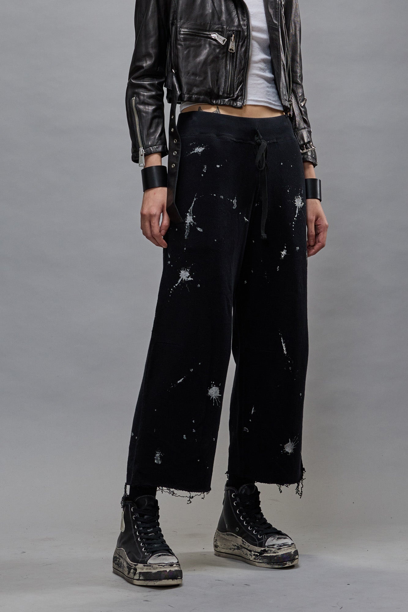 ARTICULATED KNEE SWEATPANT - SPLATTERED BLACK - 1