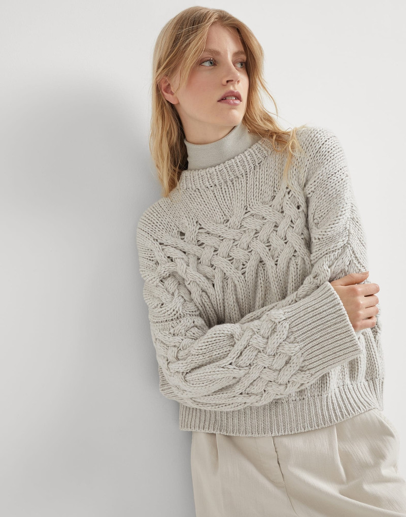 Twisted cables sweater in cashmere feather yarn 4