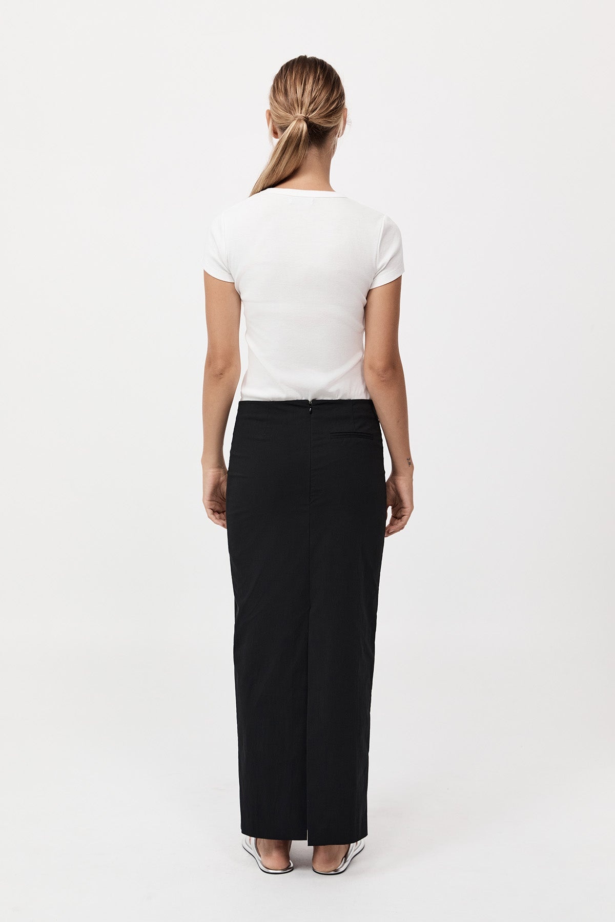 Minimal Column Skirt - Black - 5
