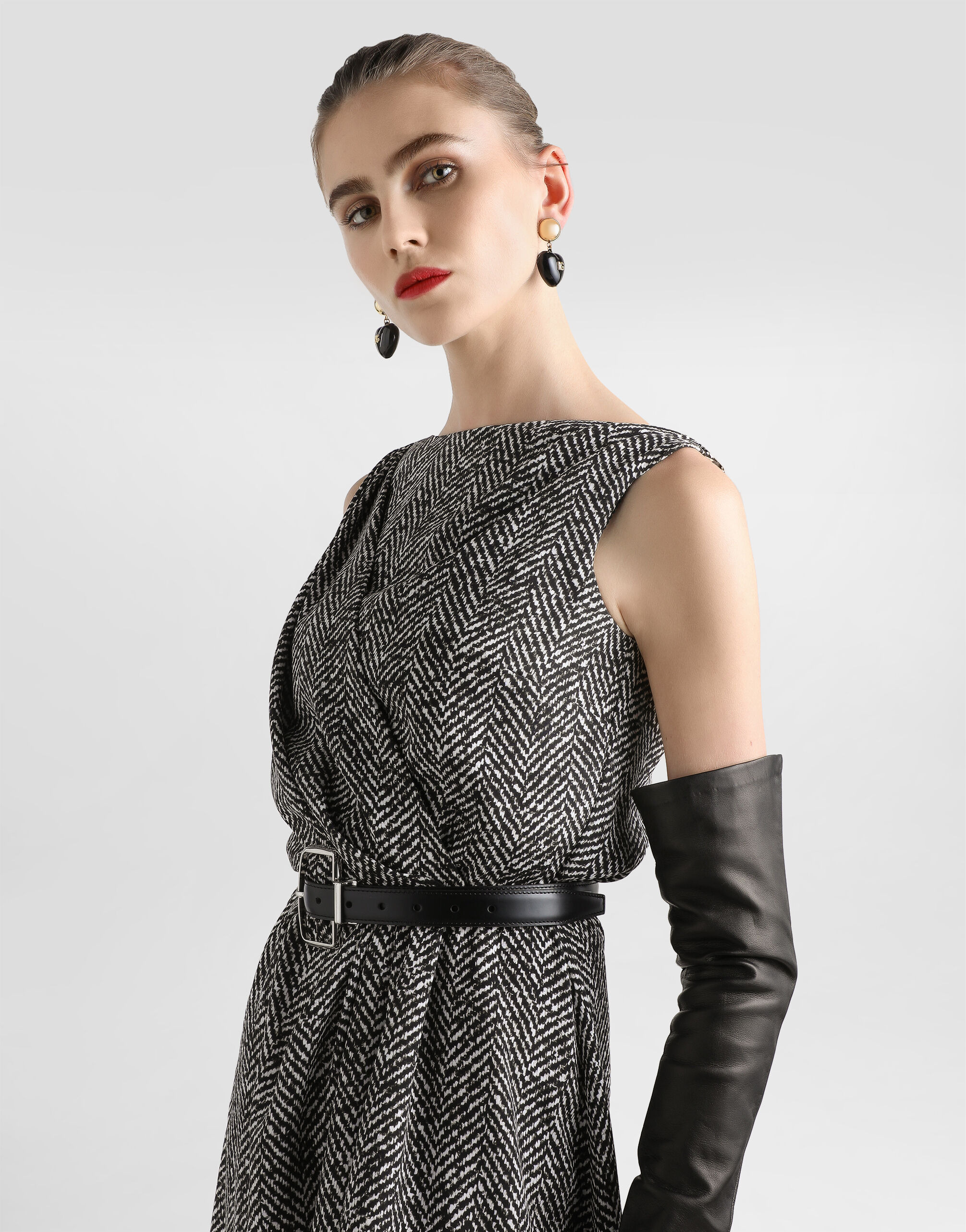 Heavy crêpe cocktail dress with chevron print - 4