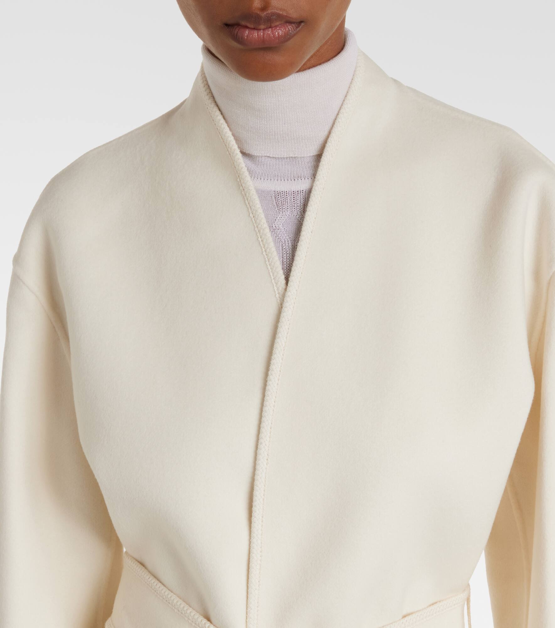 Belted wool jacket - 4