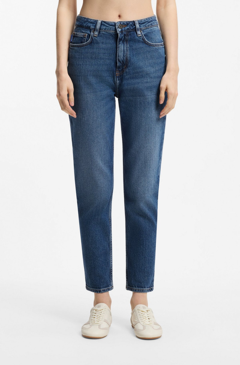 MOM JEANS IN MEDIUM-BLUE STRETCH DENIM 2
