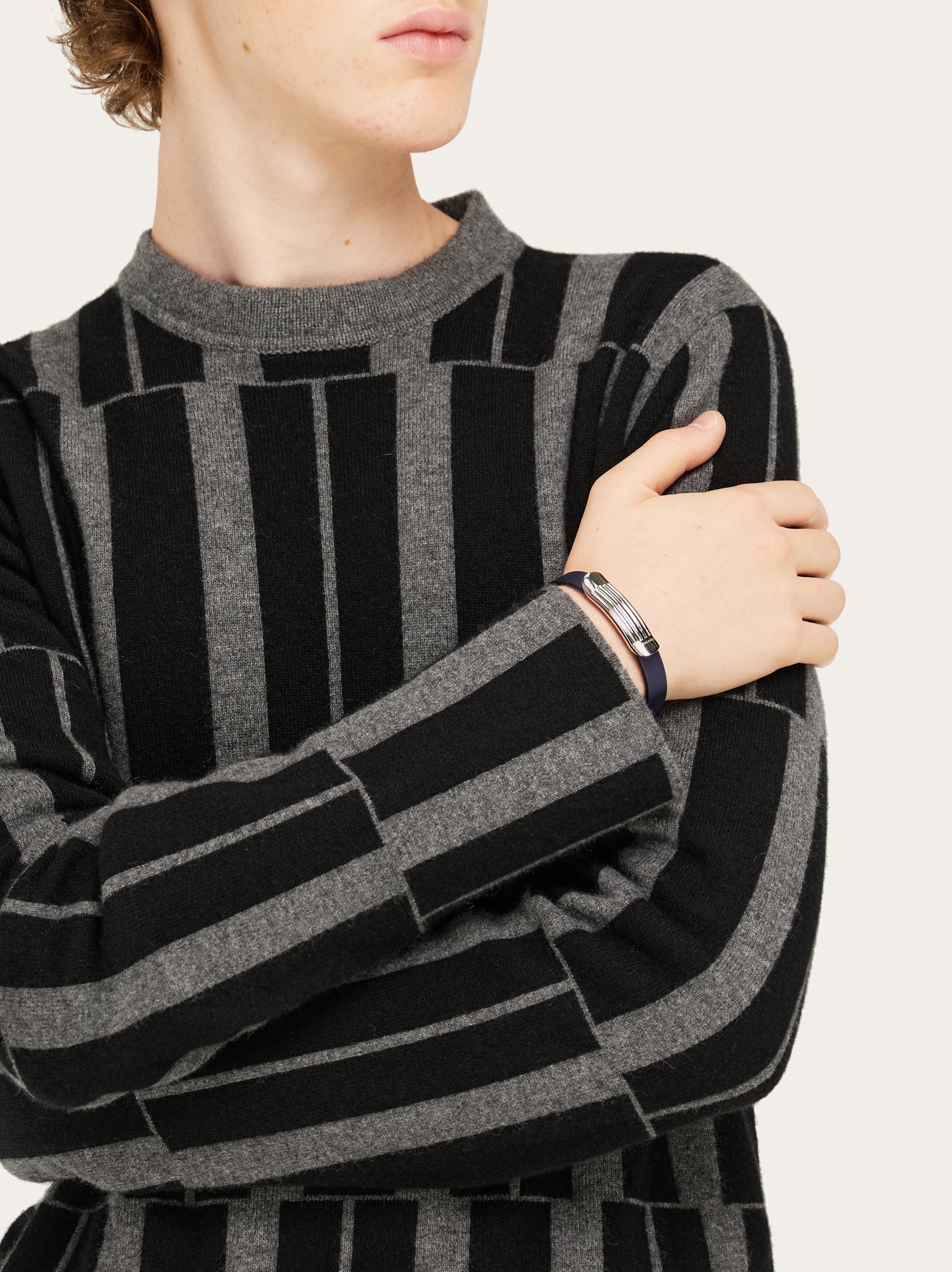 Bracelet with logo - 3