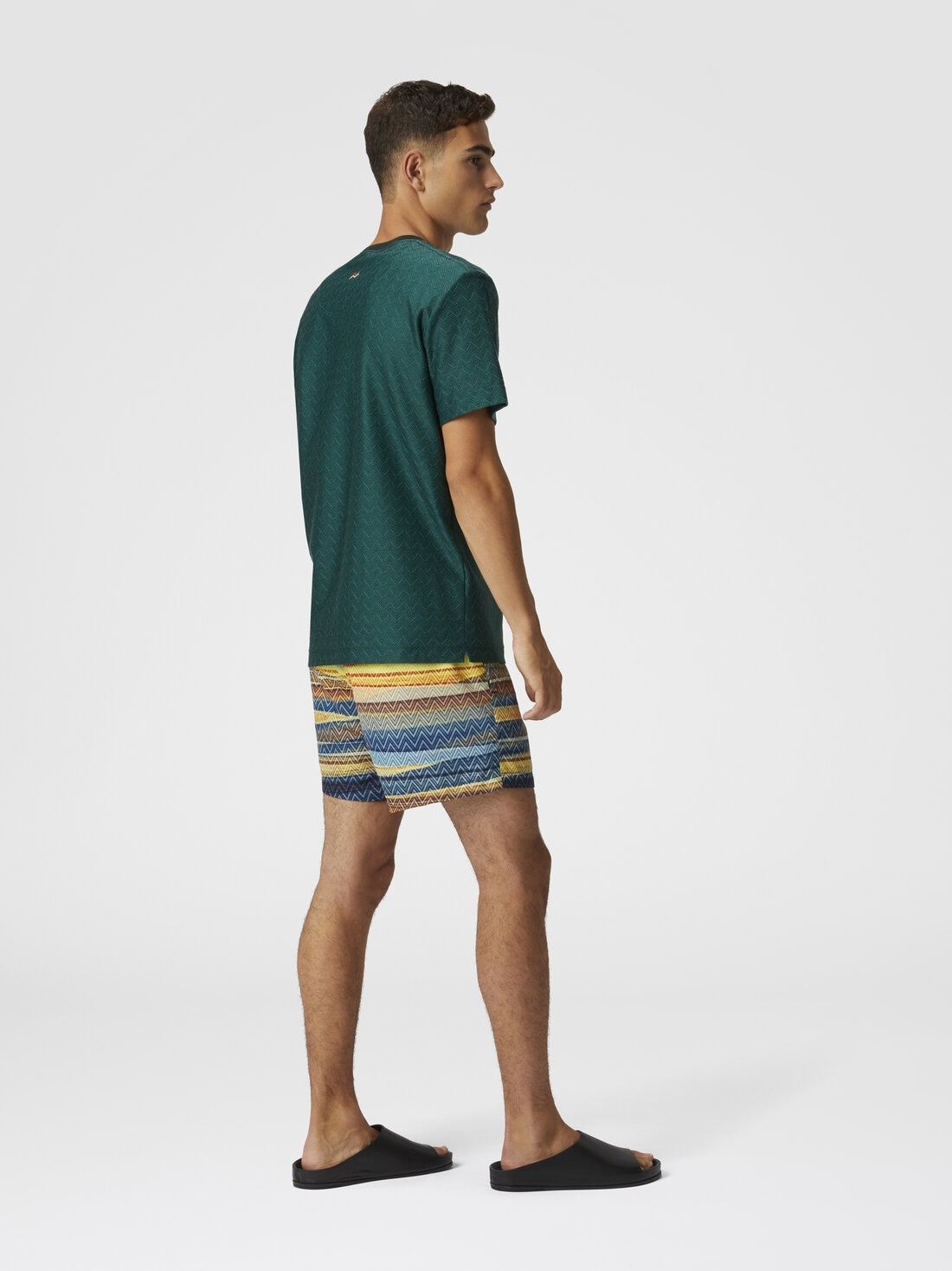 Swim shorts with gradient zigzag print - 3