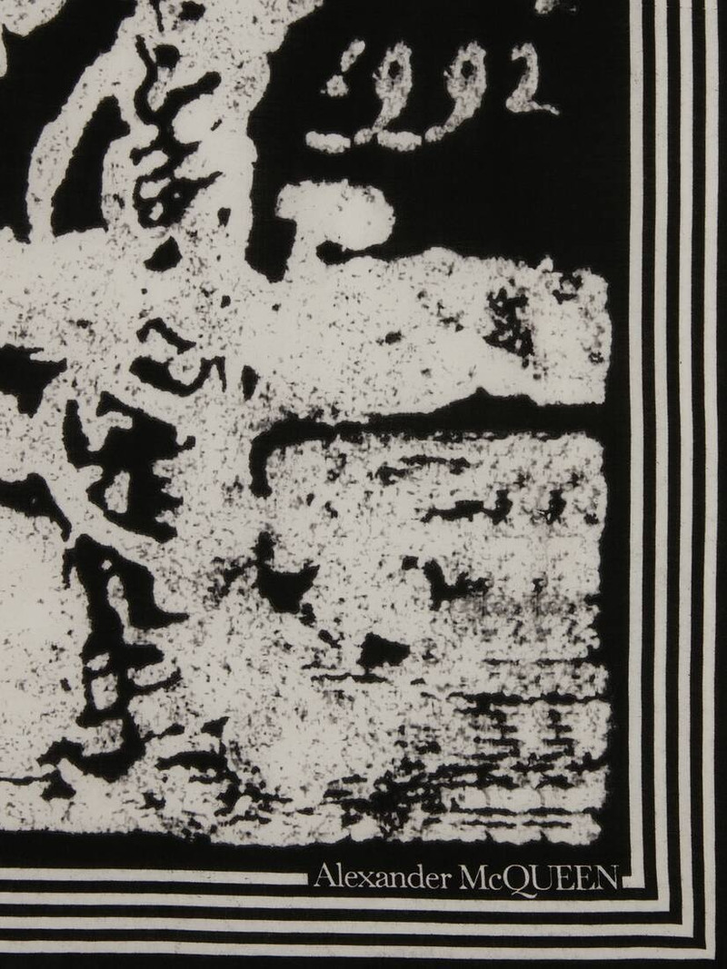 Blake Illustration Scarf in Black/ivory 3