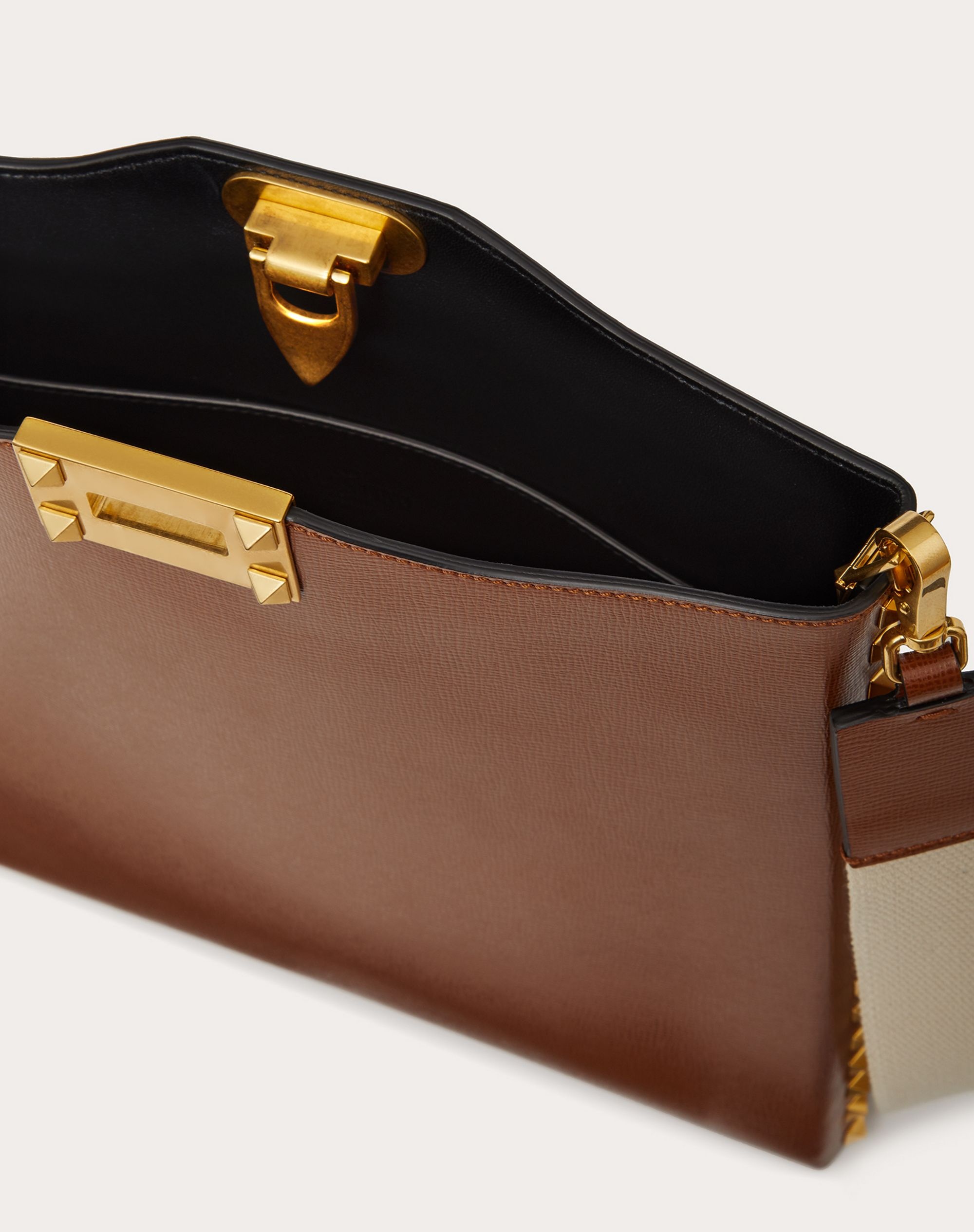 Rockstud Crossbody Bag in Grainy Calfskin - 4
