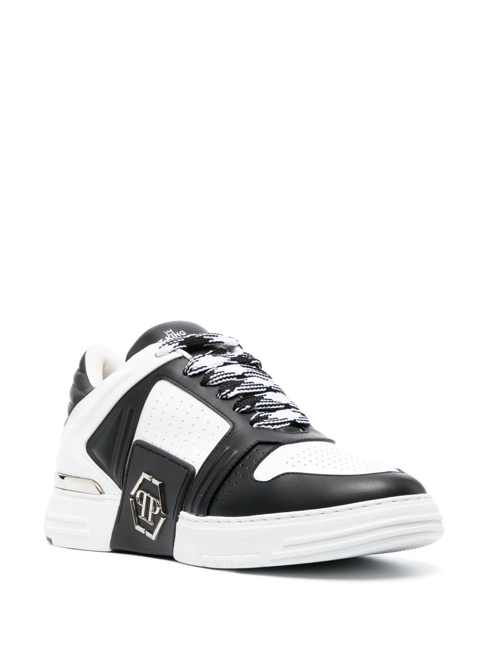 logo-patch low-top sneakers - 2