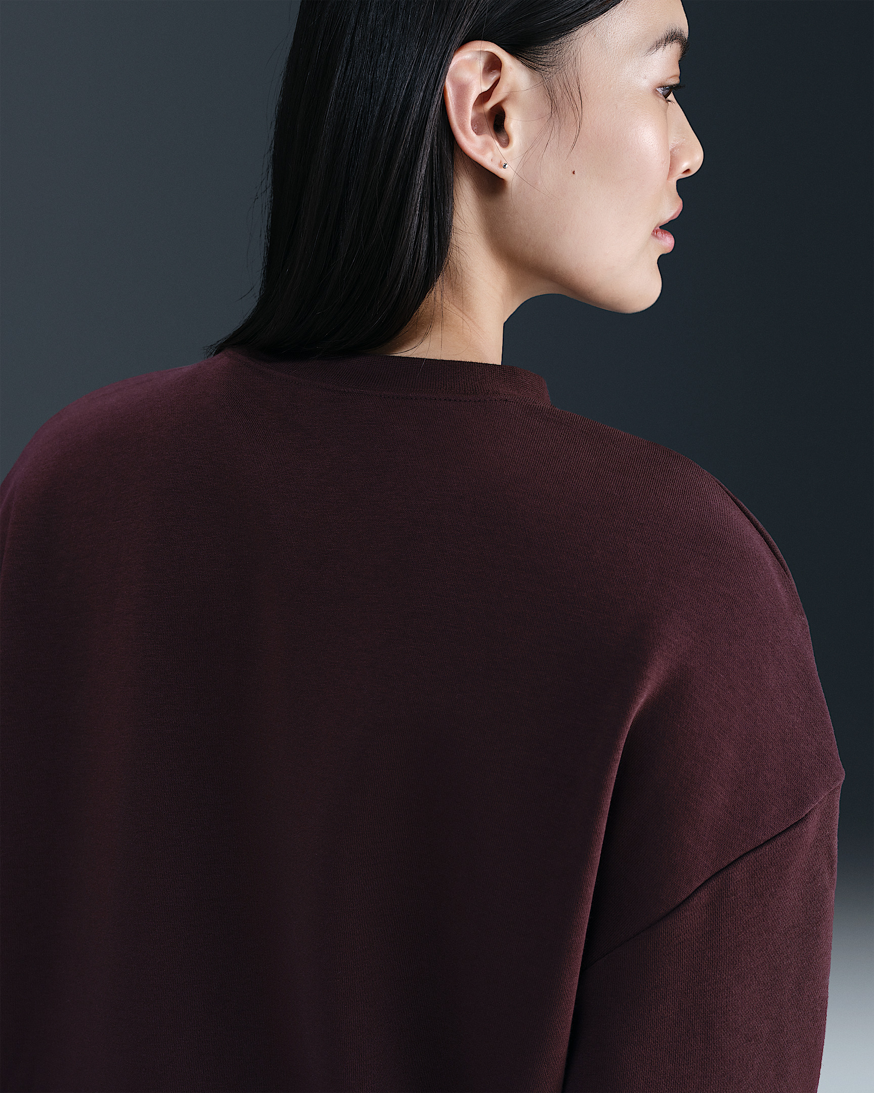 Nike Sportswear Club Fleece Women's Loose Crew-Neck Sweatshirt - 2