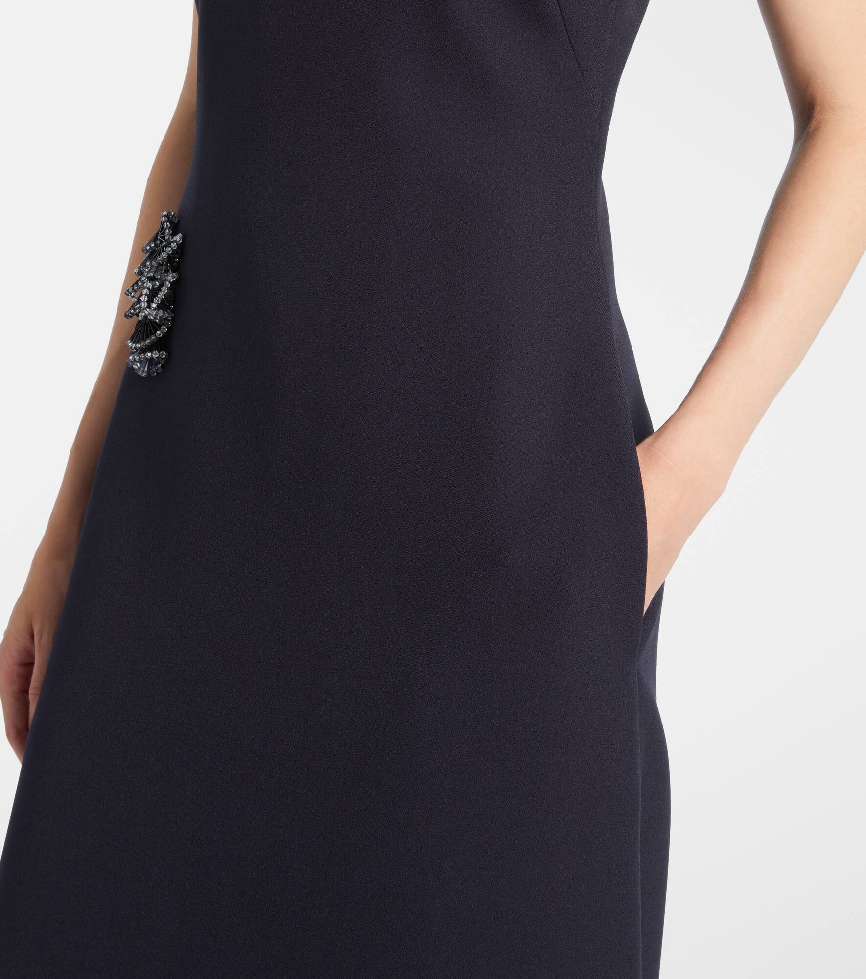 Priscilla embellished crêpe gown - 5