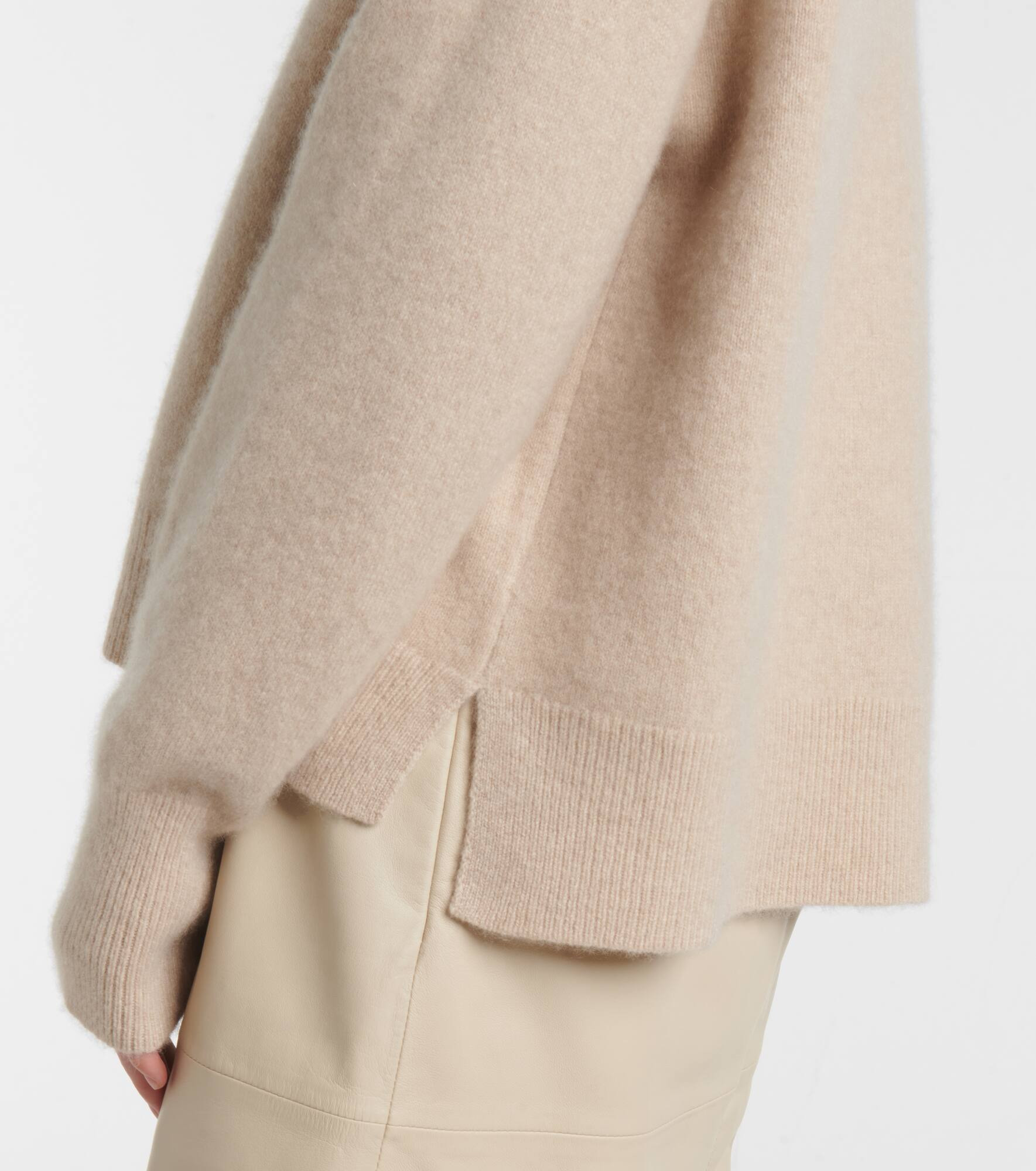 Cashmere turtleneck sweater - 5