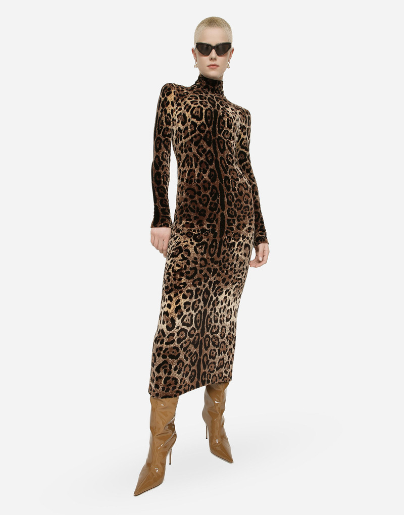 Long chenille dress with jacquard leopard design 5