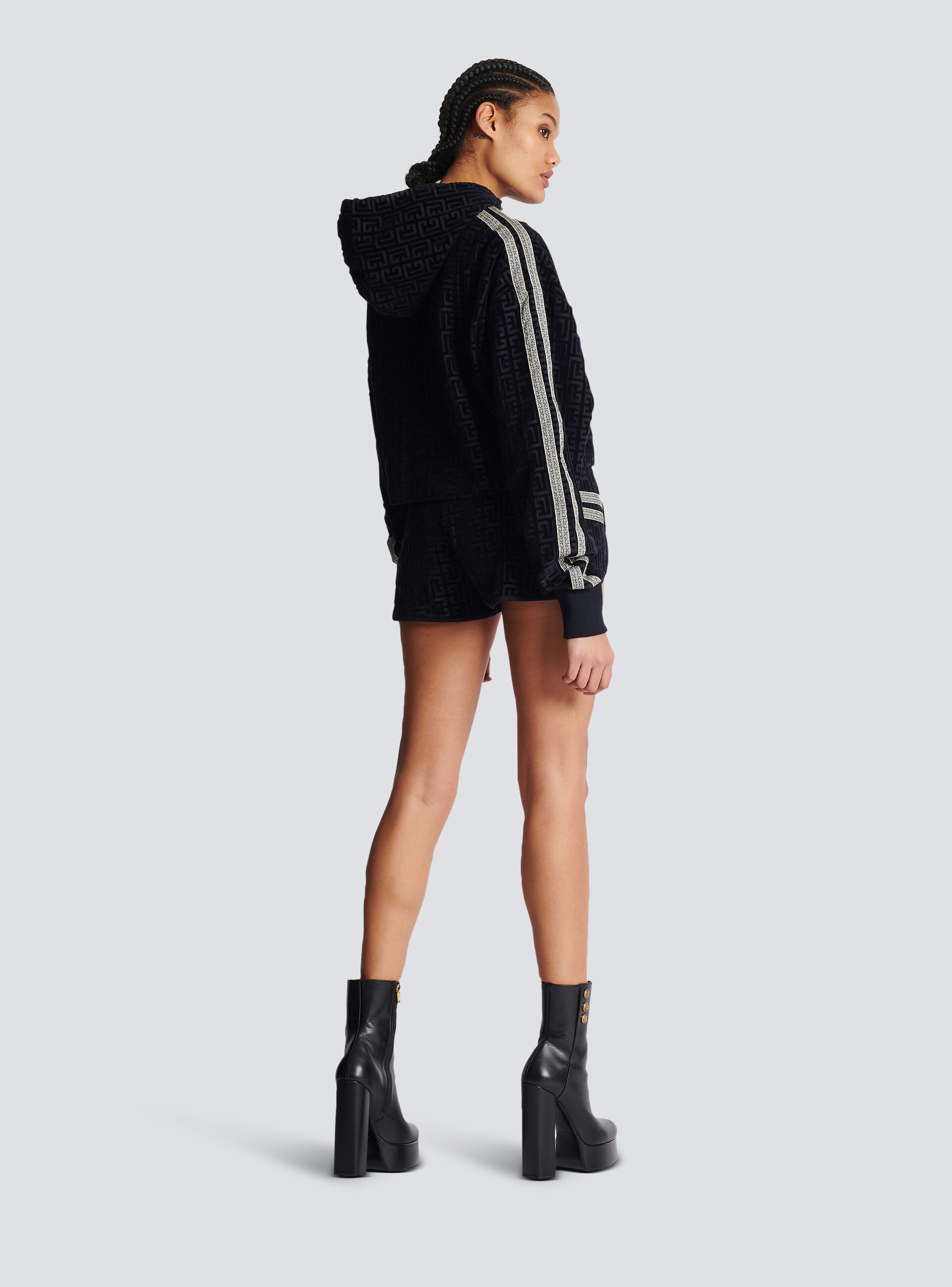 Monogrammed velvet cropped sweatshirt - 4