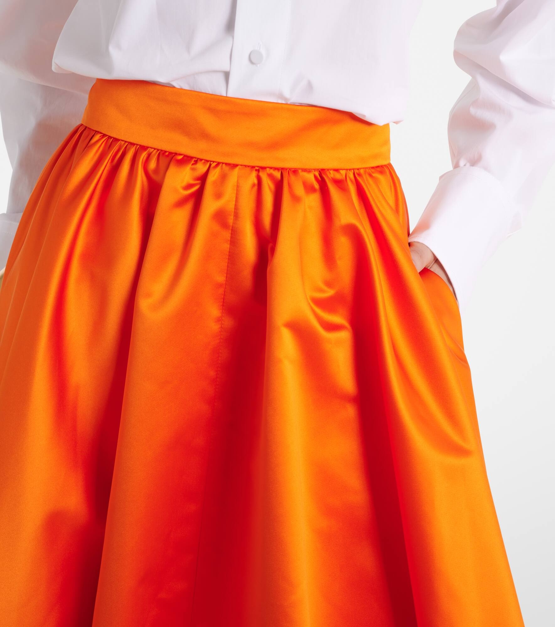 Pleated satin midi skirt - 4
