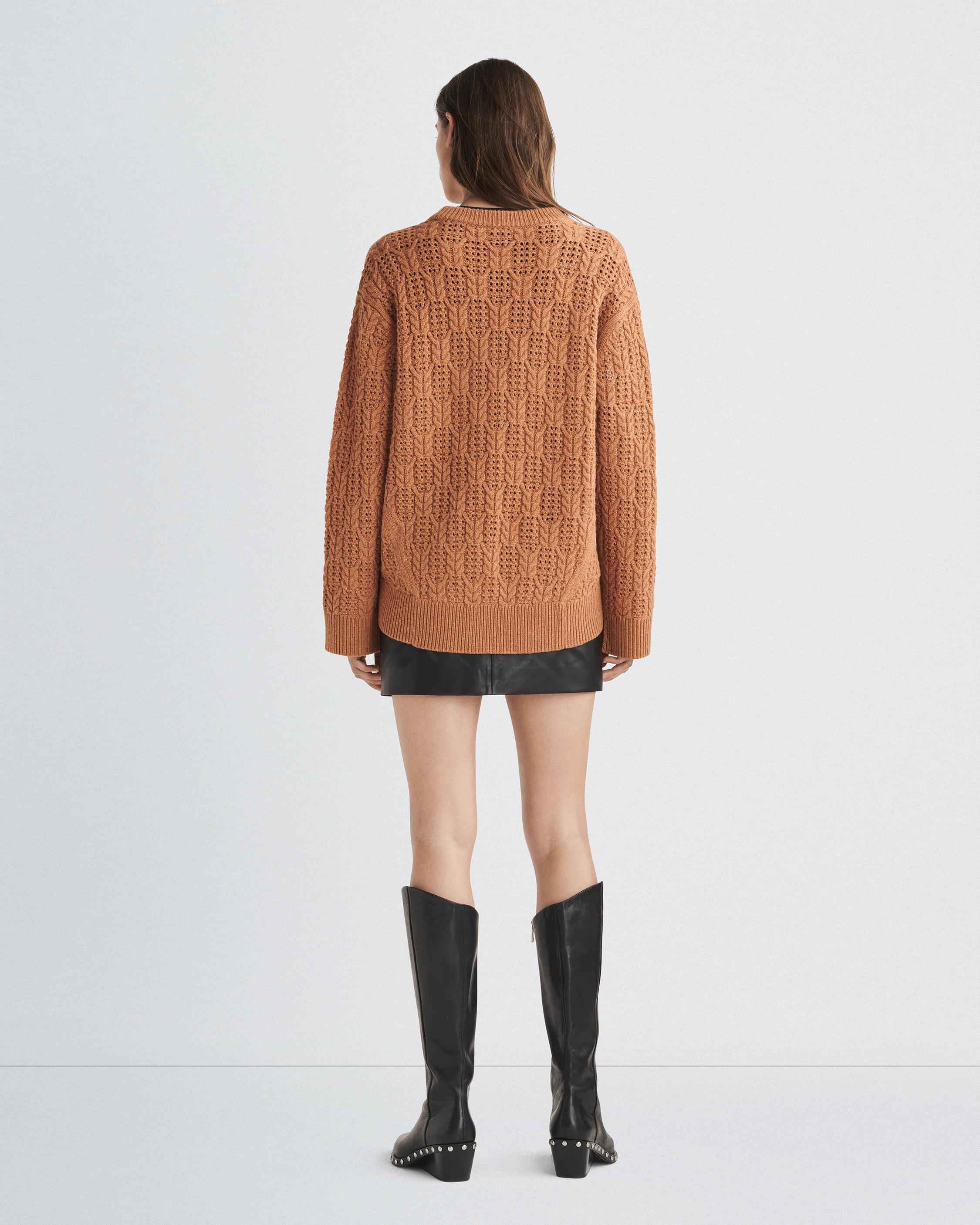 Divya Wool Cable Crew
Oversized Fit - 5
