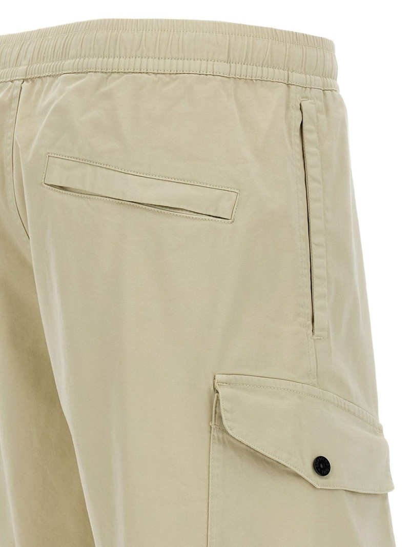 Compass-badge cargo shorts 4