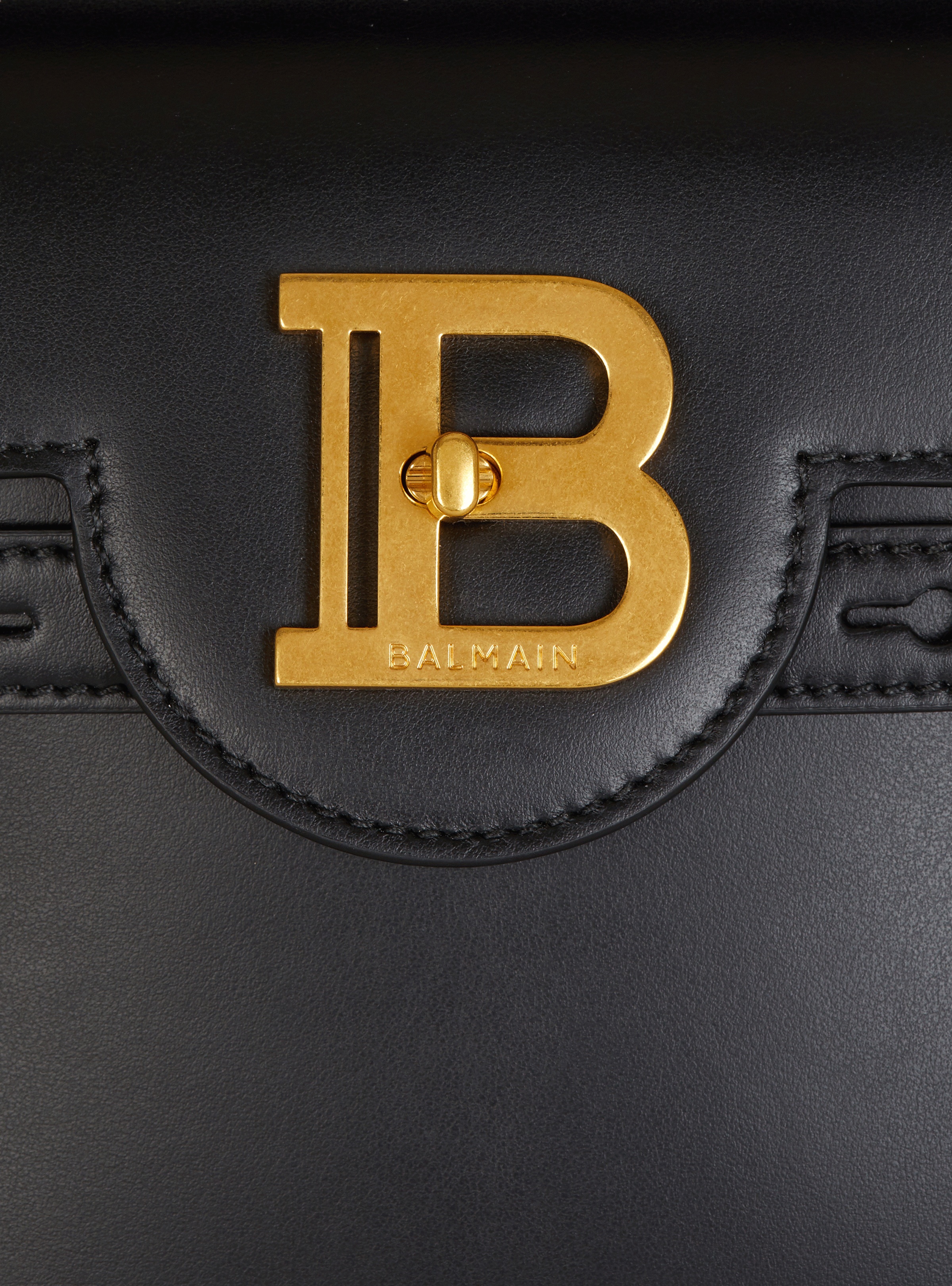 Smooth leather B-Buzz 23 bag - 7