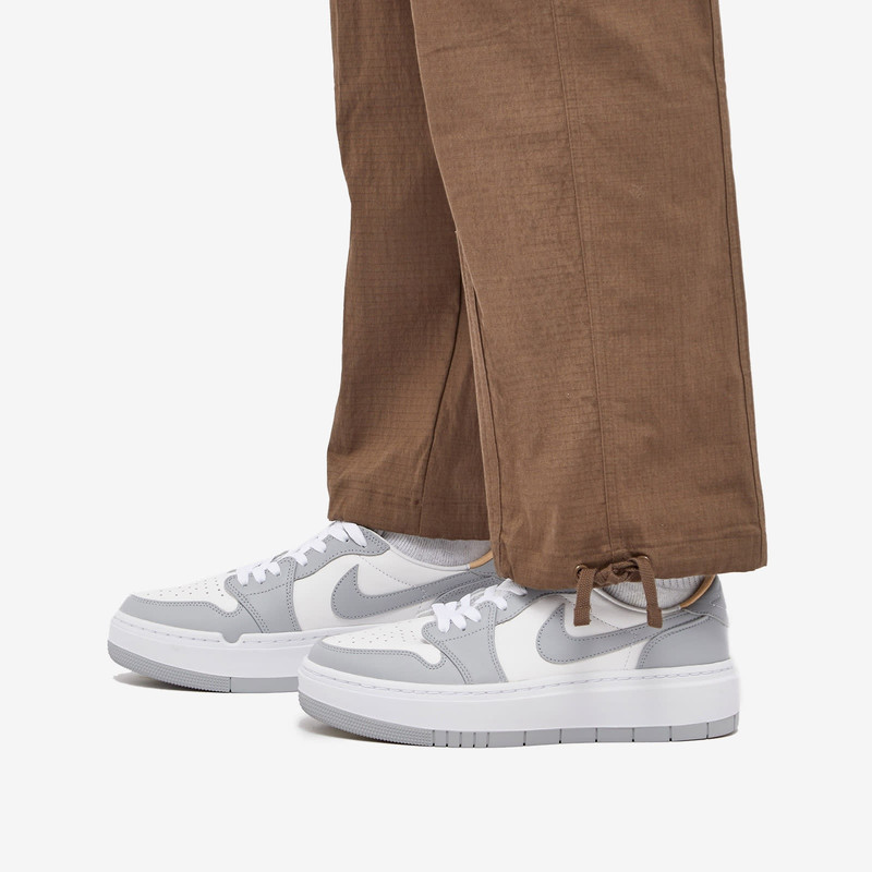 Jordan Air Jordan 1 LV8D W outlook