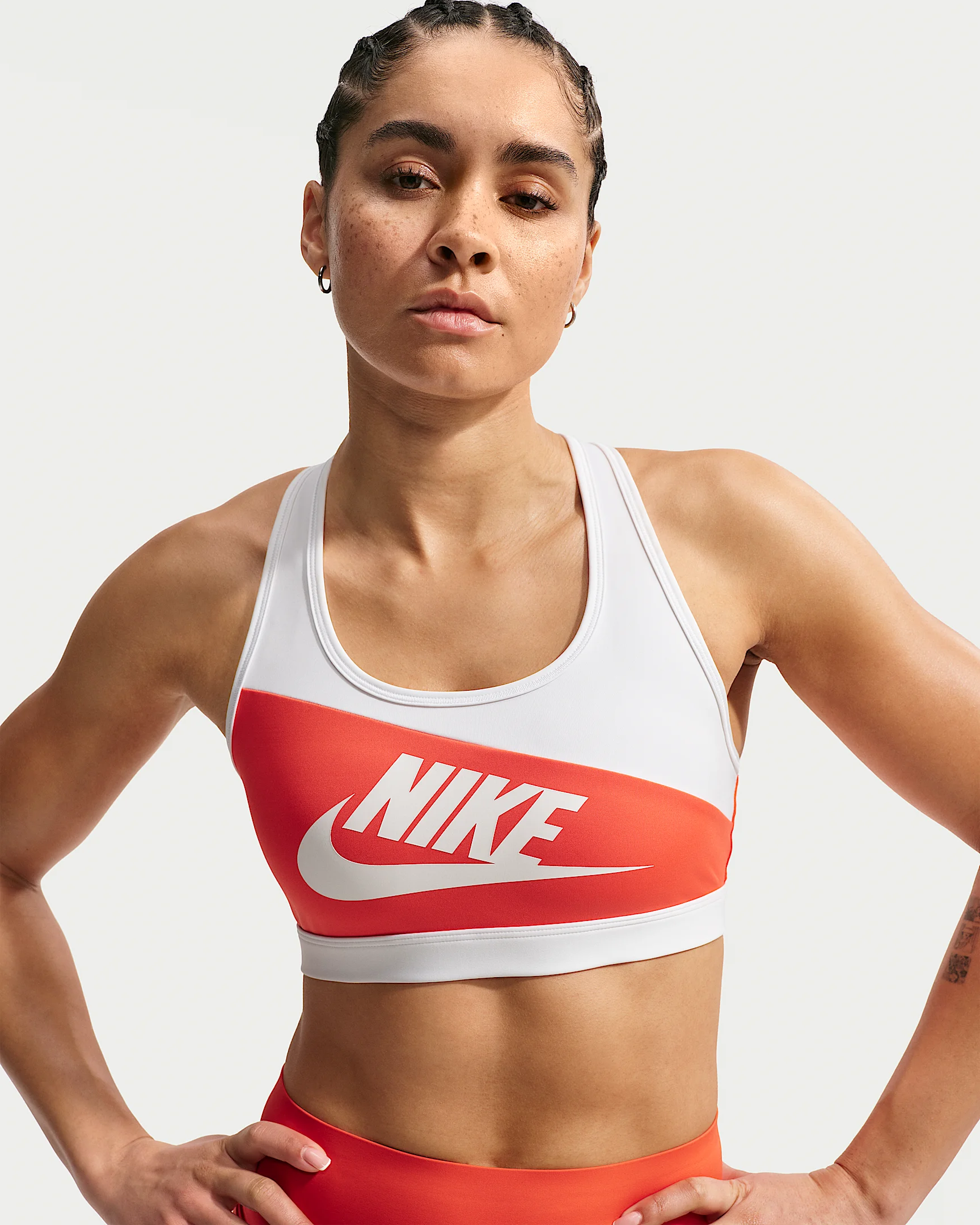 Nike Swoosh Women's Medium-Support Padded Sports Bra - 1