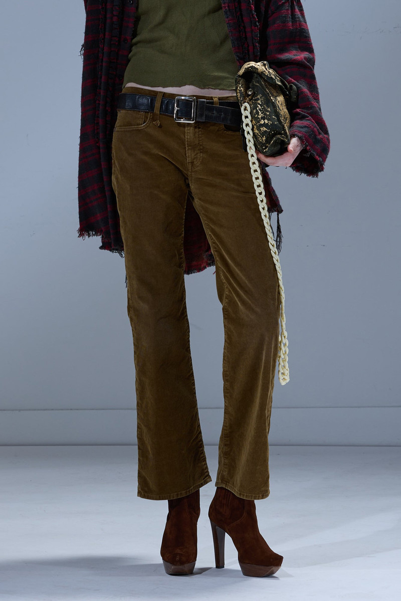 JOAN KICK FLARE JEAN 3