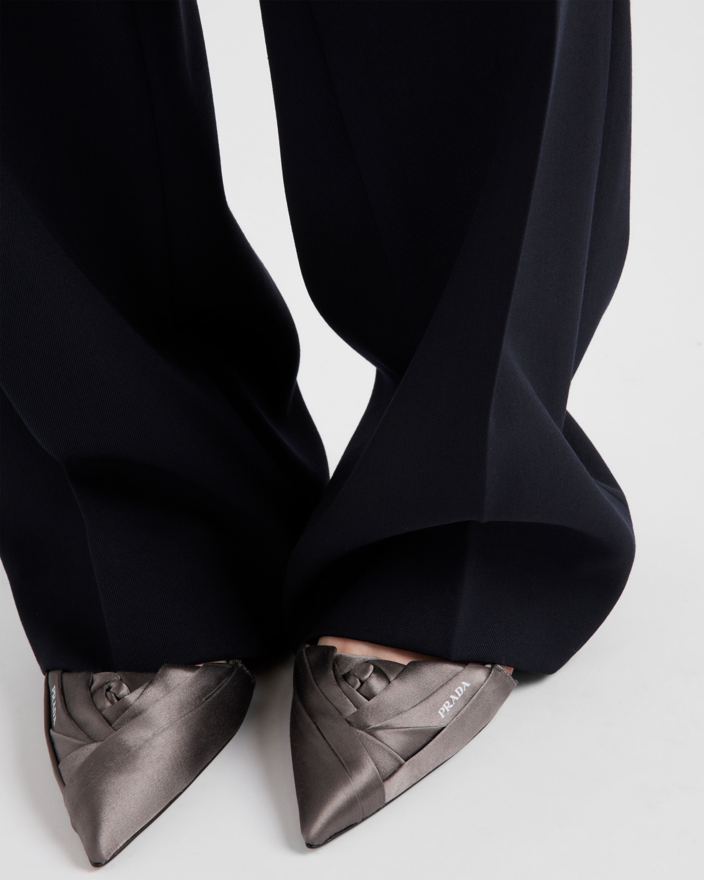 フラットシューズ Prada Satin cut-out ballet flats Prada Satin cut-out ballerinas | REVERSIBLE